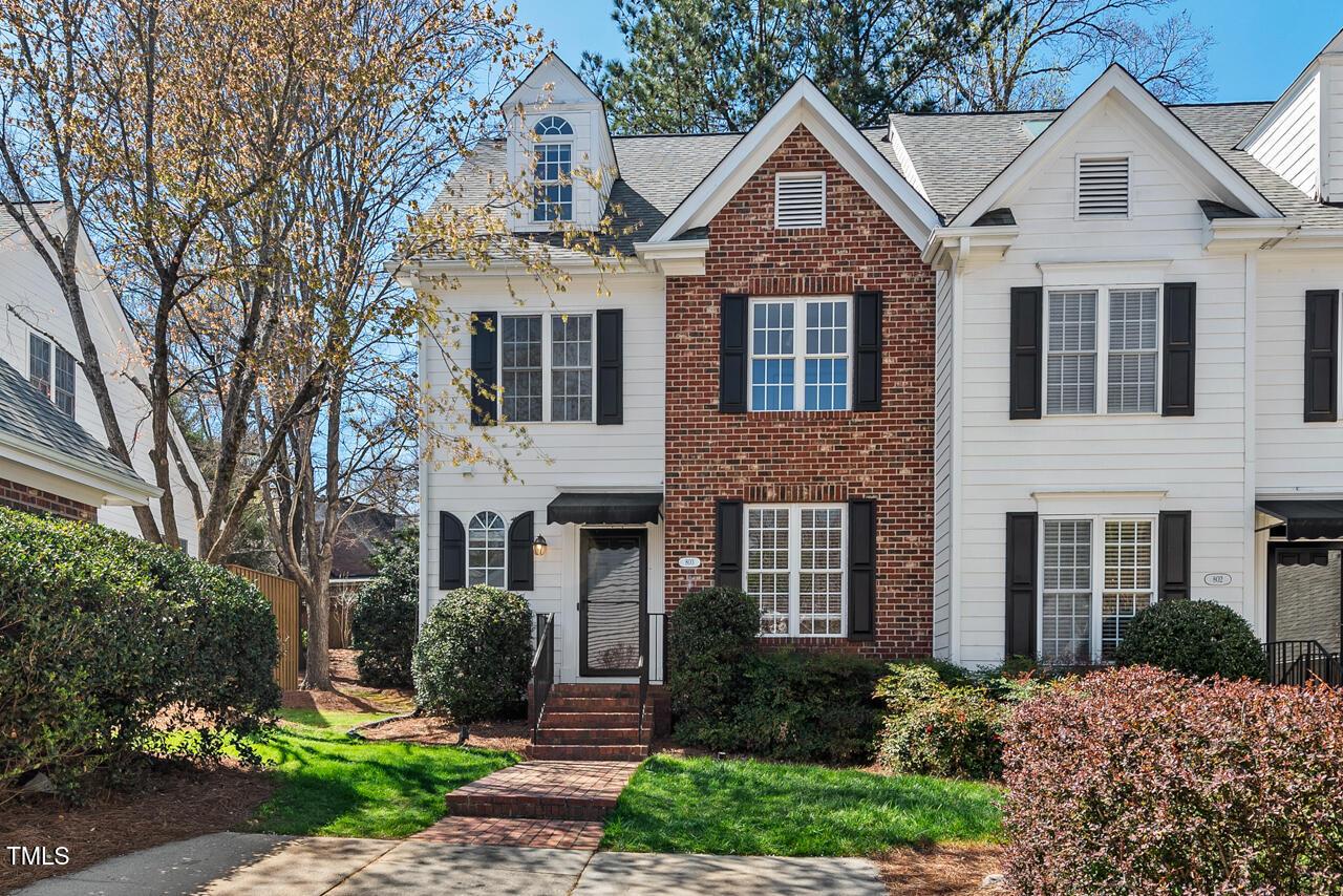 Blackberry Ln, Durham, NC 27712