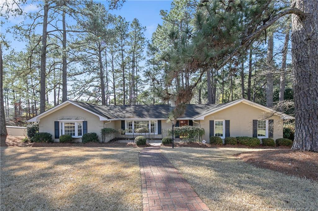 Mirror Lake Dr, Fayetteville, NC 28303