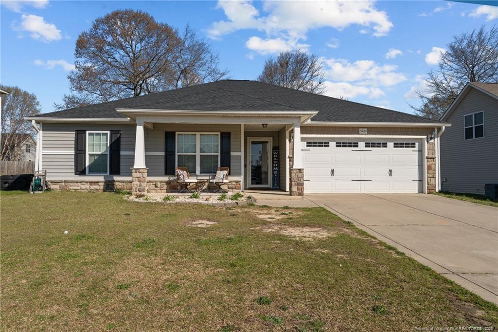 Goshawk Dr, Hope Mills, NC 28348