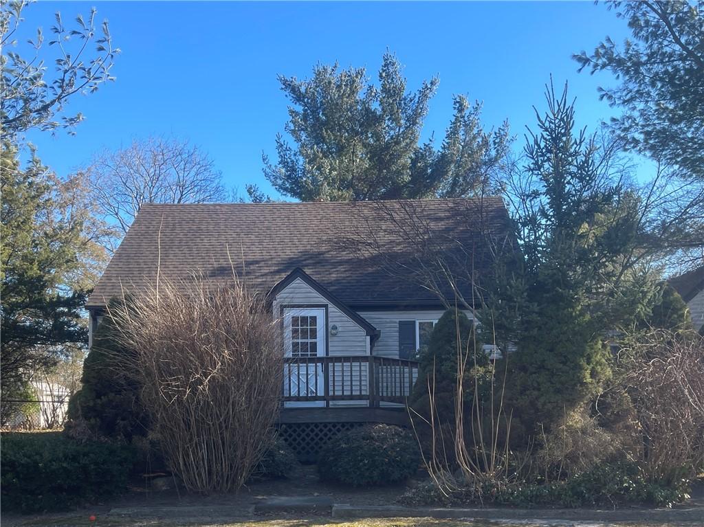 Woodland Ave, Coventry, RI 02816