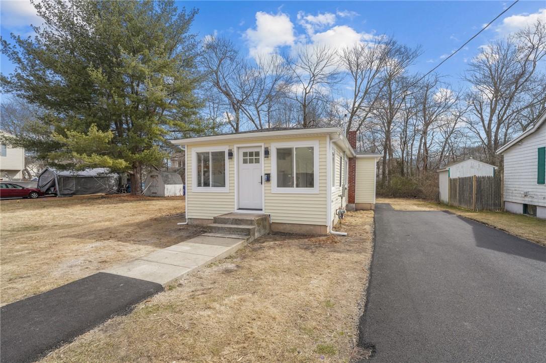 Verndale St, Warwick, RI 02889