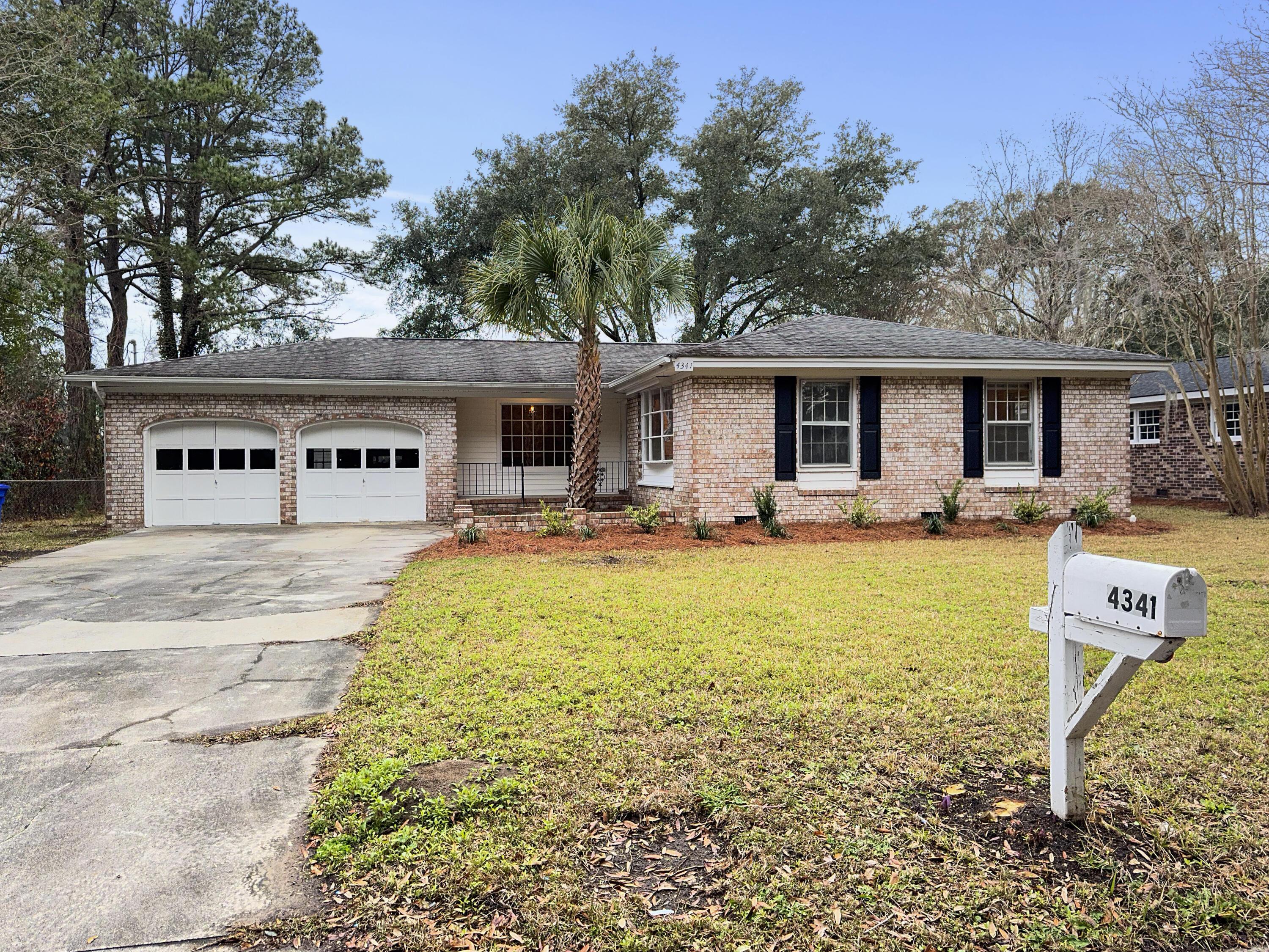 Helene Dr, North Charleston, SC 29418