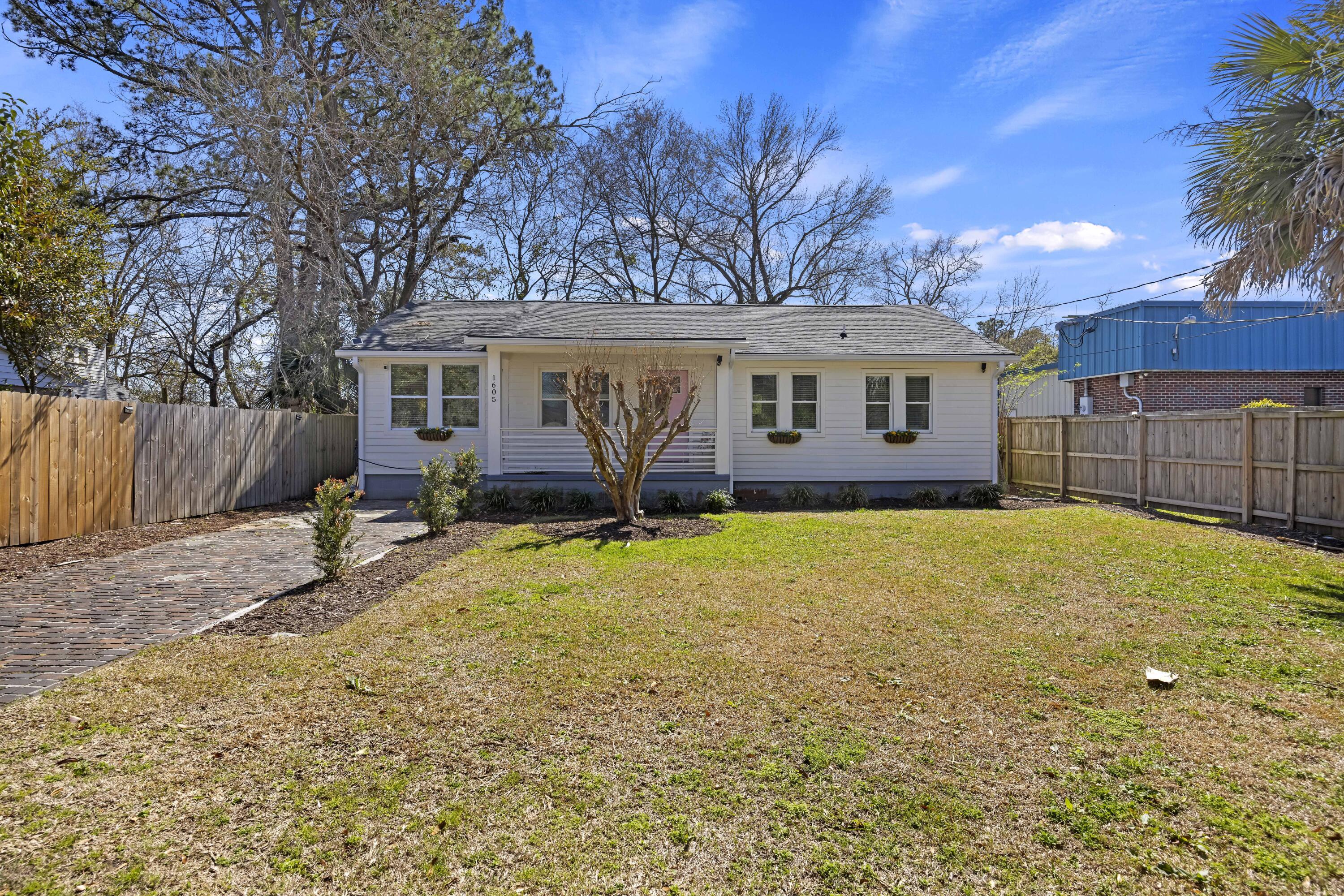 Evergreen St, Charleston, SC 29407