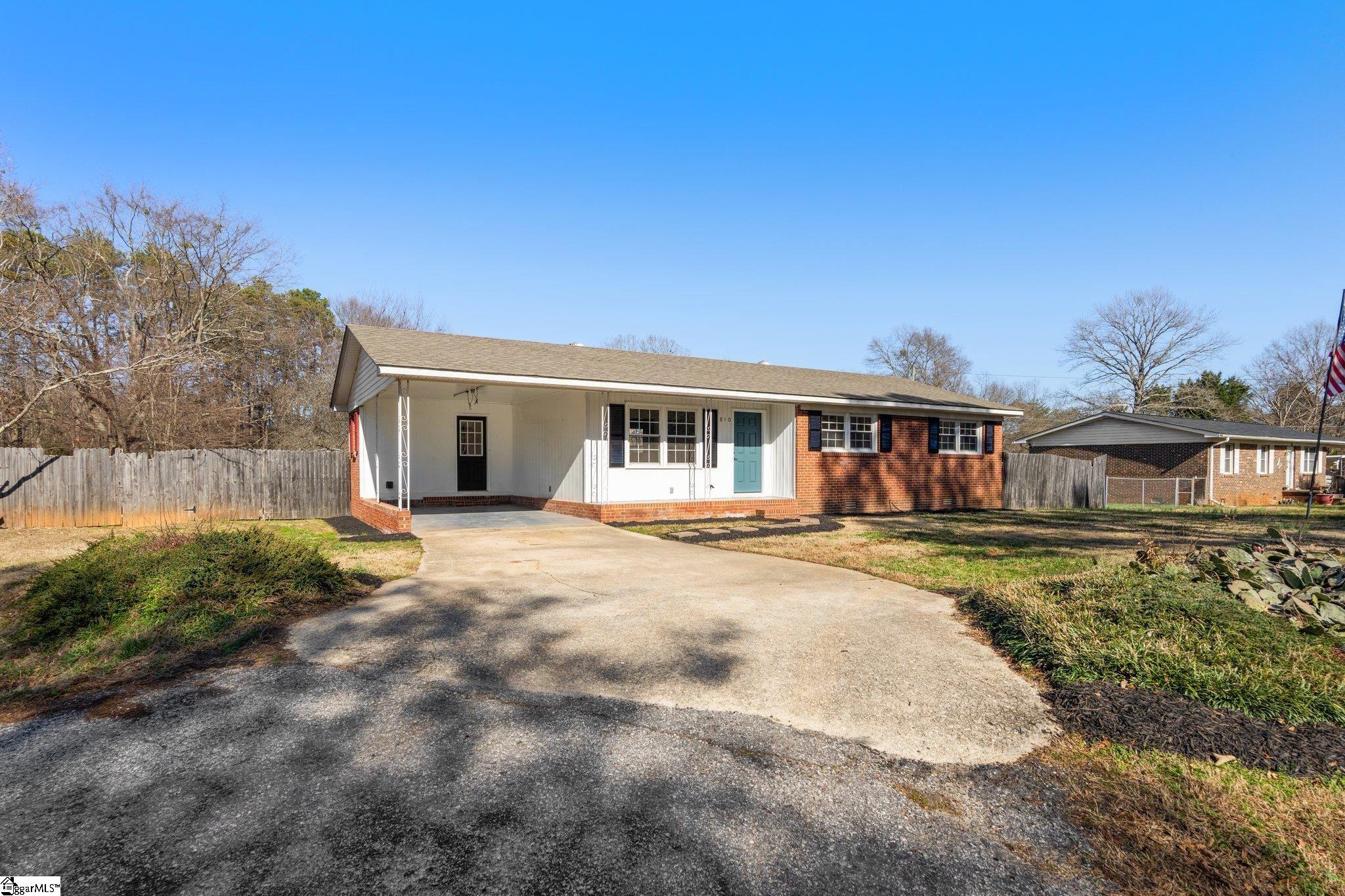 W Oconee St, Chesnee, SC 29323