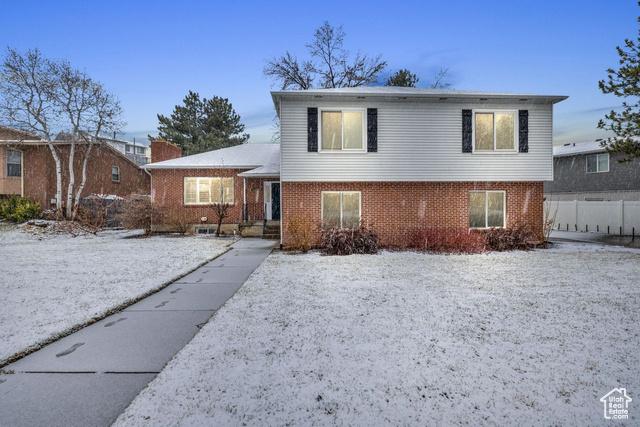 S Snowville Dr, Sandy, UT 84093