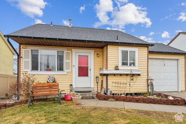 W Thoreau Dr, Magna, UT 84044