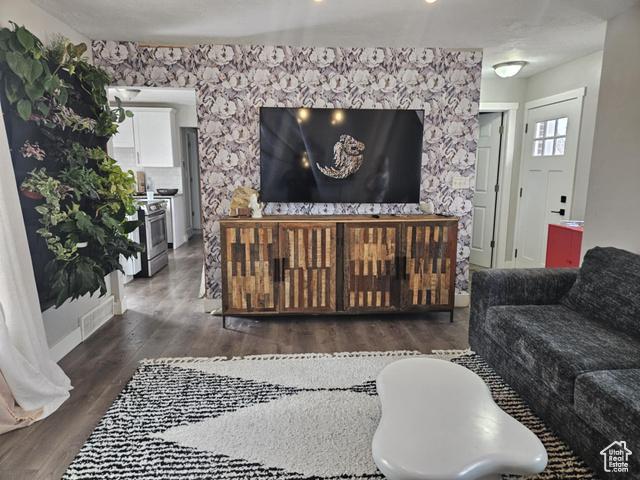 W Sterling Dr, Salt Lake City, UT 84116