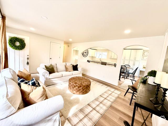 S Ferron Cir, Taylorsville, UT 84129