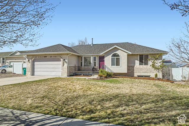 W Lightening Peak Cir, Riverton, UT 84096