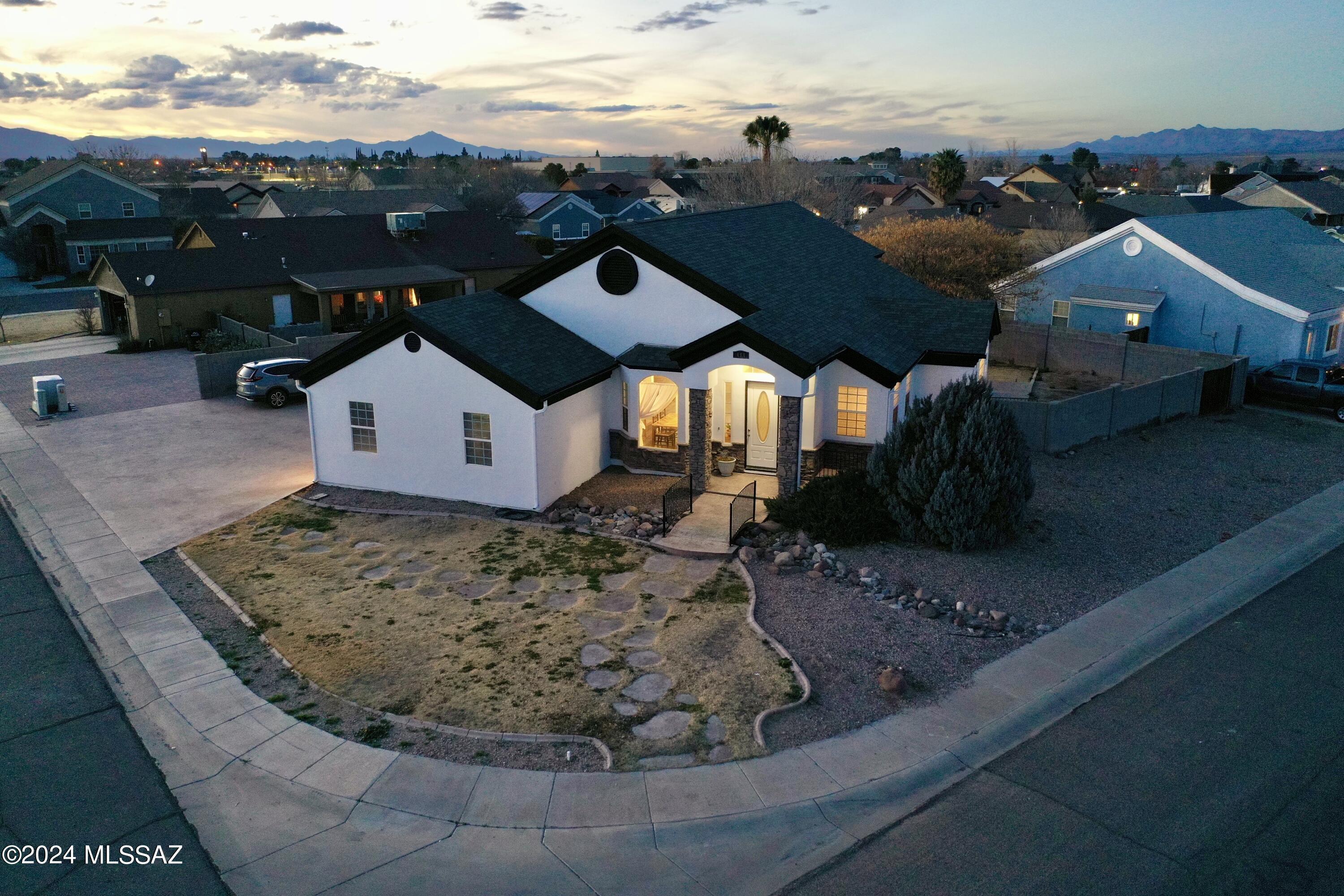 N 1st Ave, Thatcher, AZ 85552