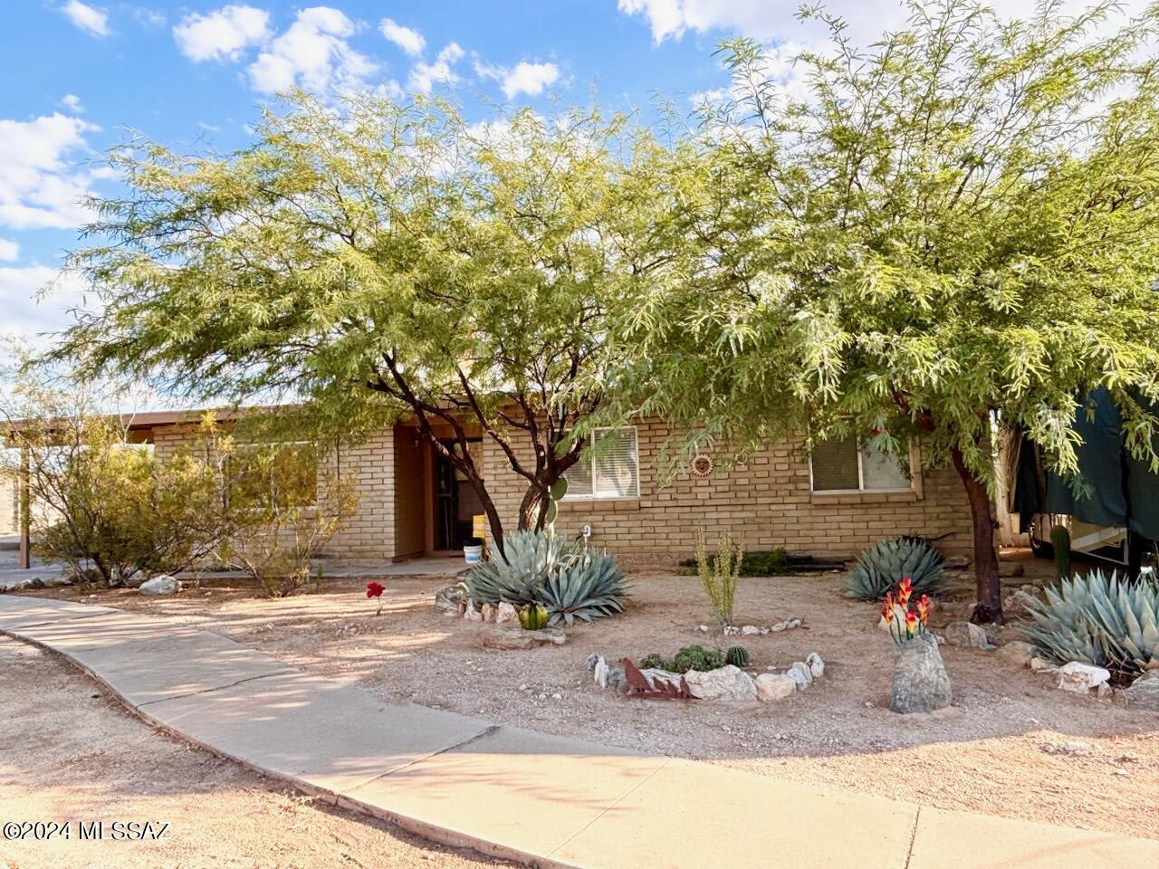 E 32nd St, Tucson, AZ 85748