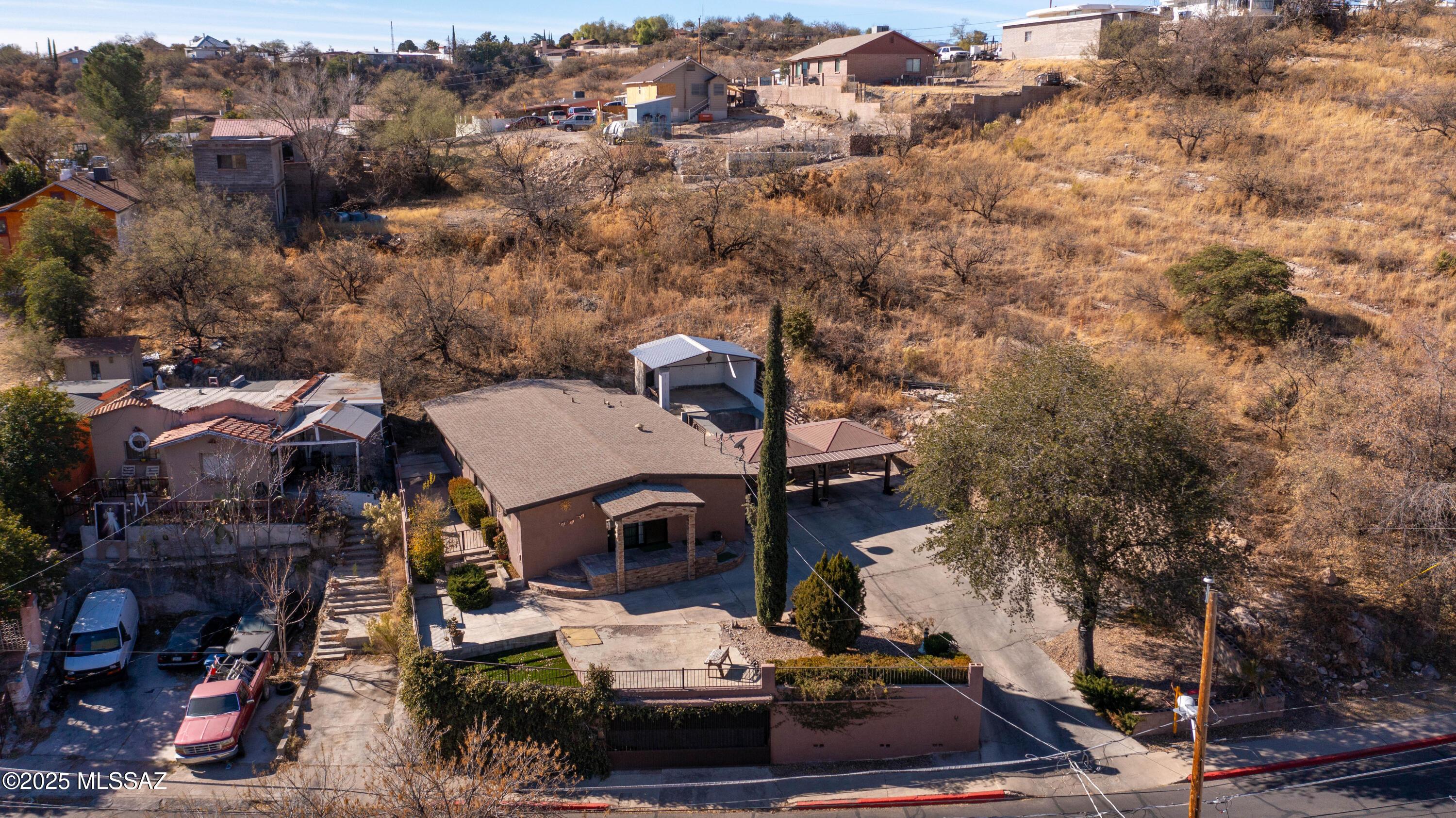 W Walnut St, Nogales, AZ 85621