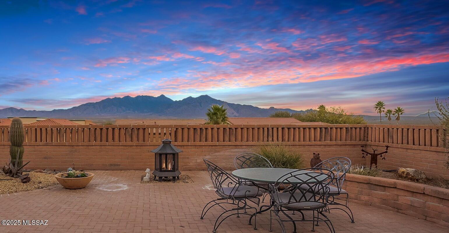 S Gloria Vista Dr, Green Valley, AZ 85622