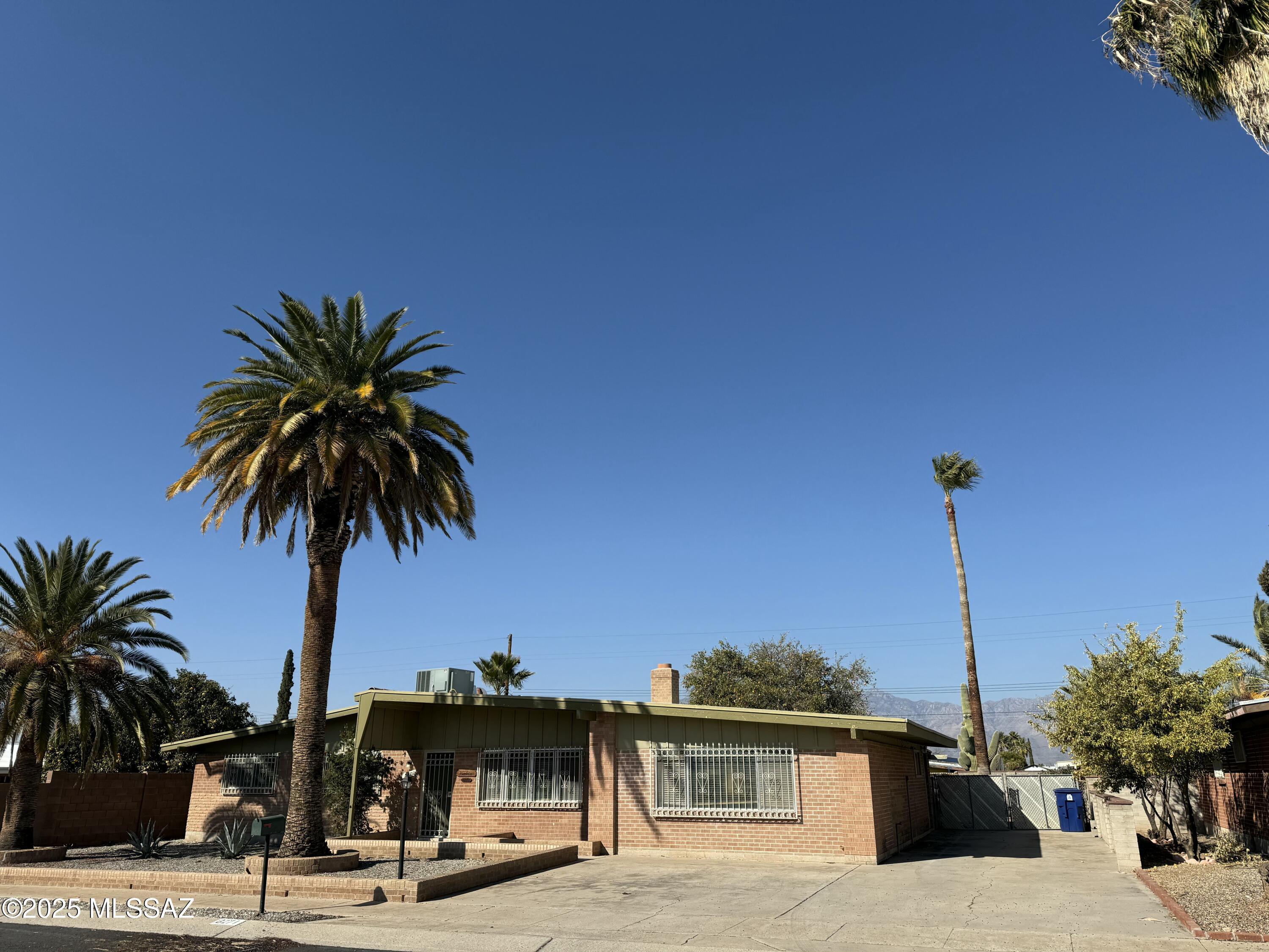 E Shiloh St, Tucson, AZ 85710