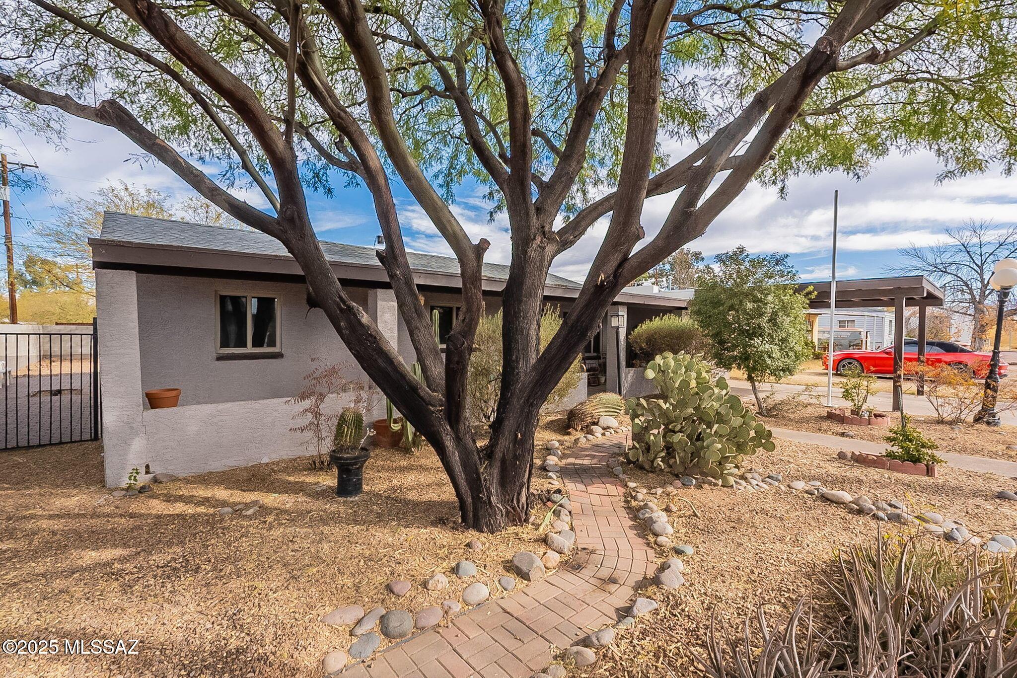 E Malvern St, Tucson, AZ 85711