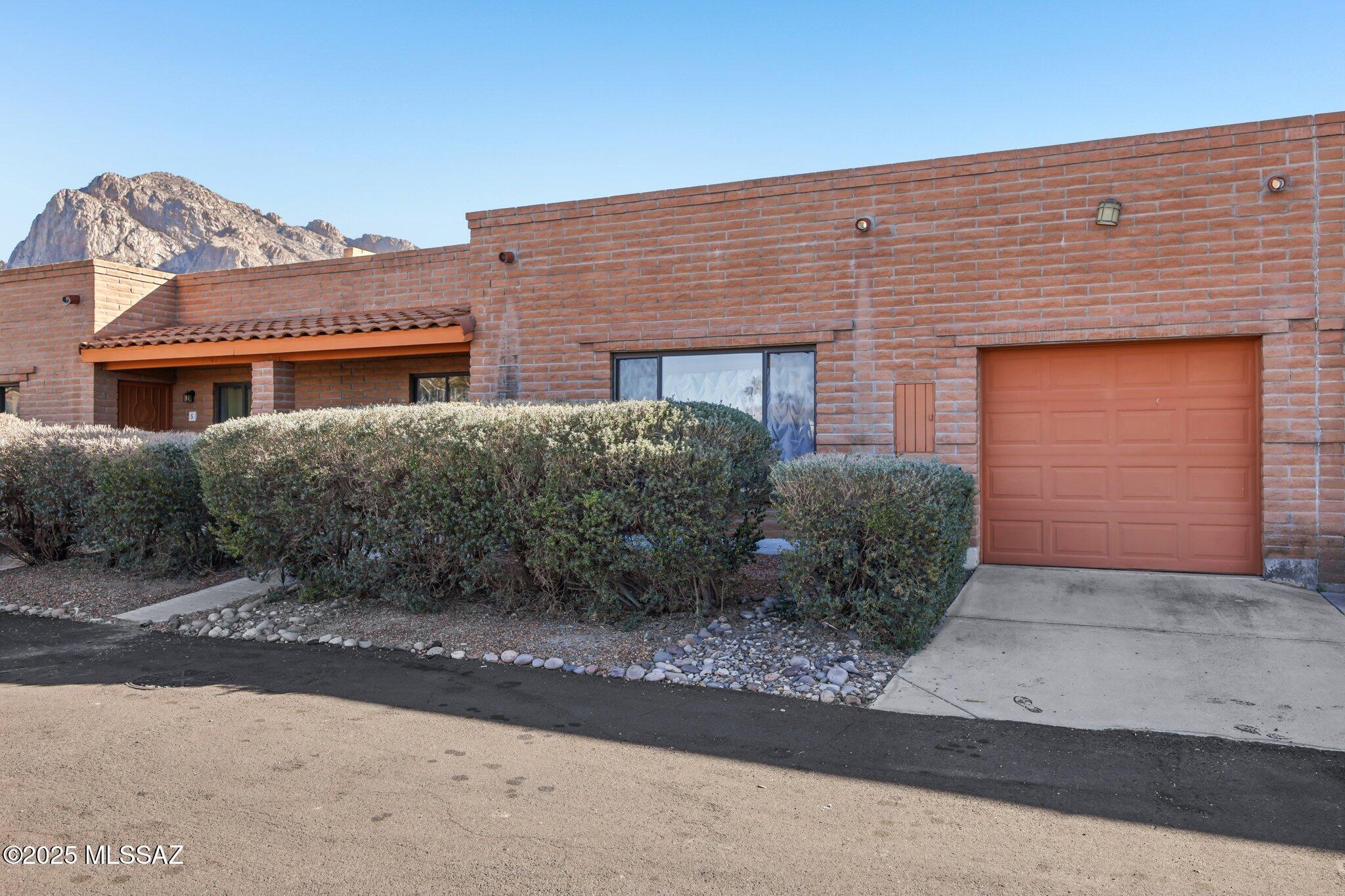 W Roma Dr, Tucson, AZ 85737