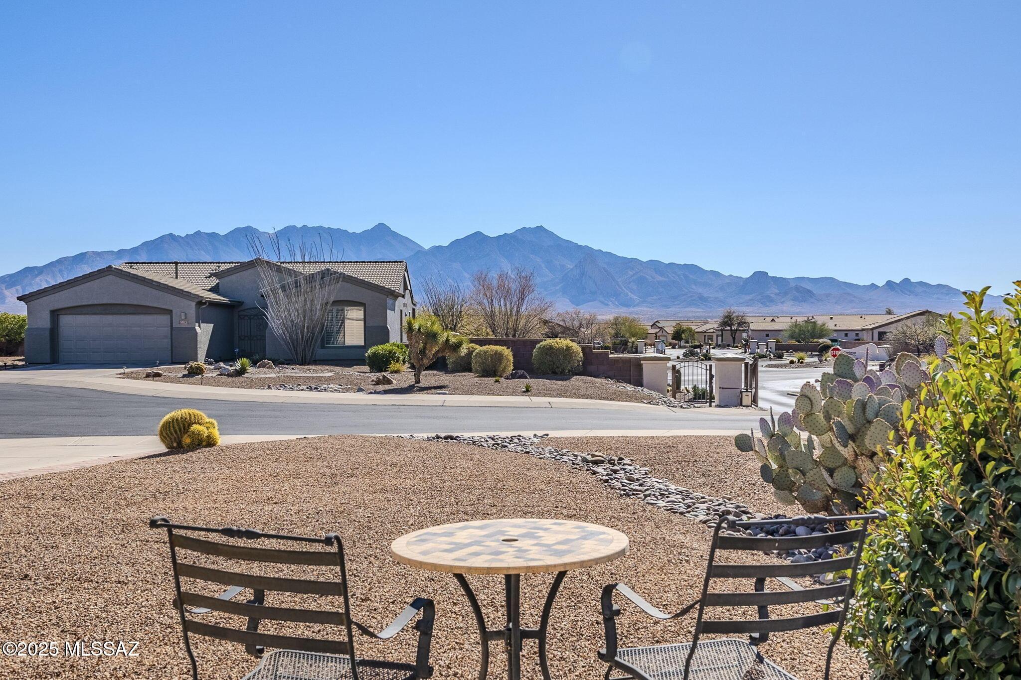 S Paseo Gemelos, Green Valley, AZ 85622