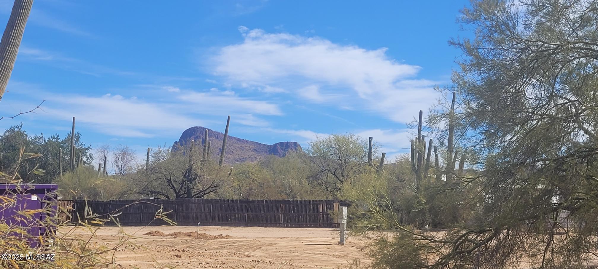 N Featherstone Trl, Tucson, AZ 85743