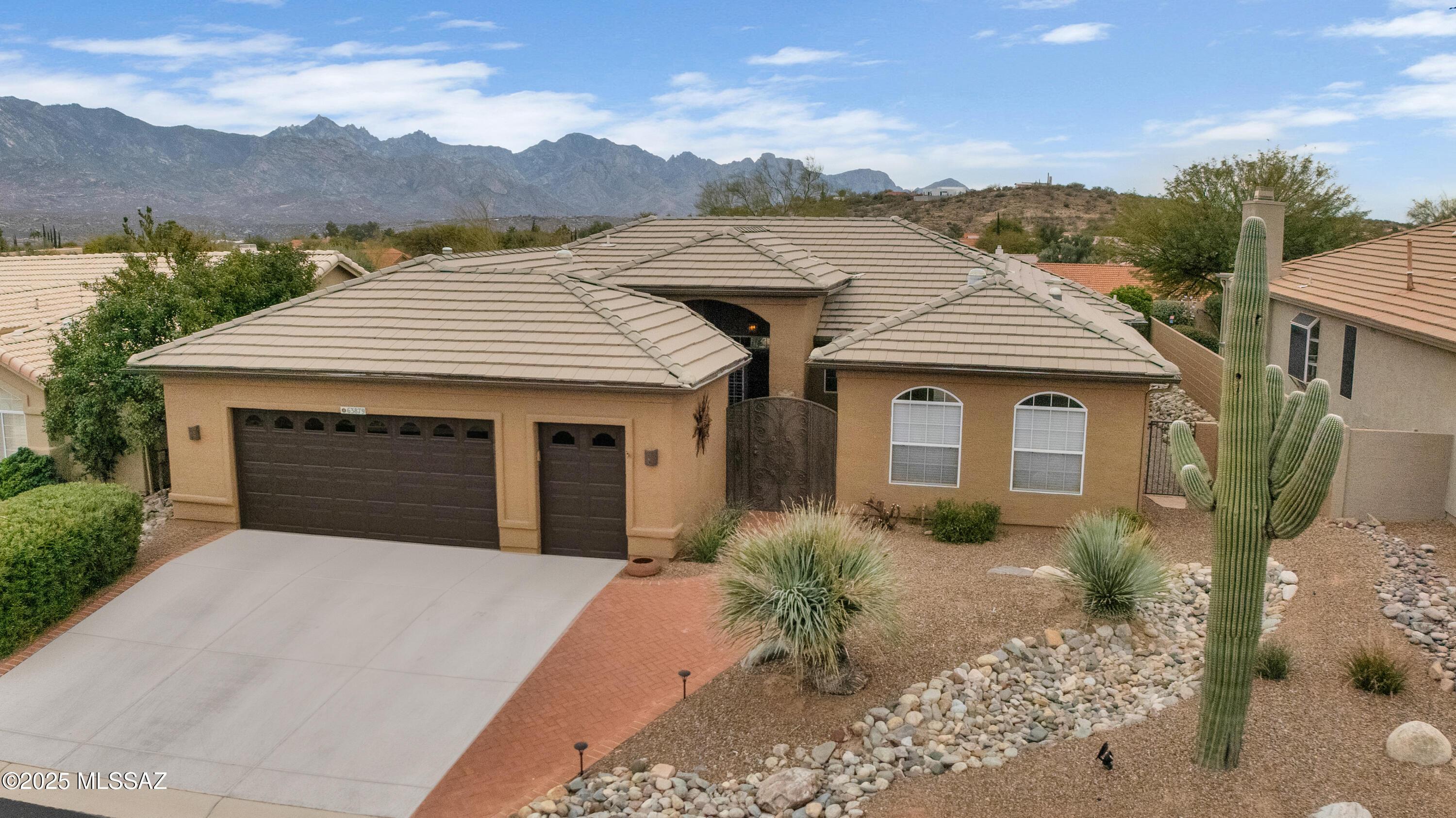 E Whispering Tree Ln, Tucson, AZ 85739