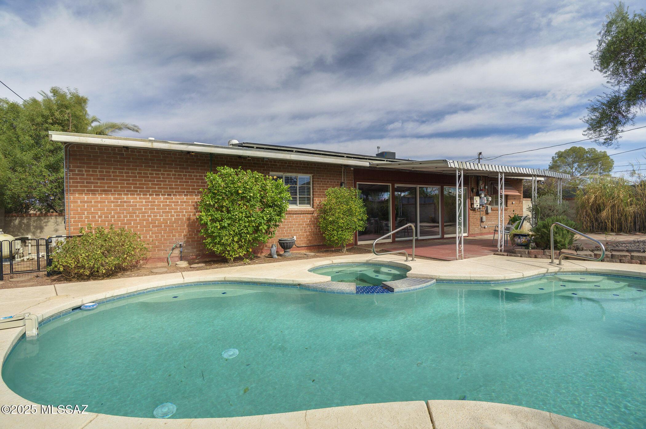 E Copper St, Tucson, AZ 85719