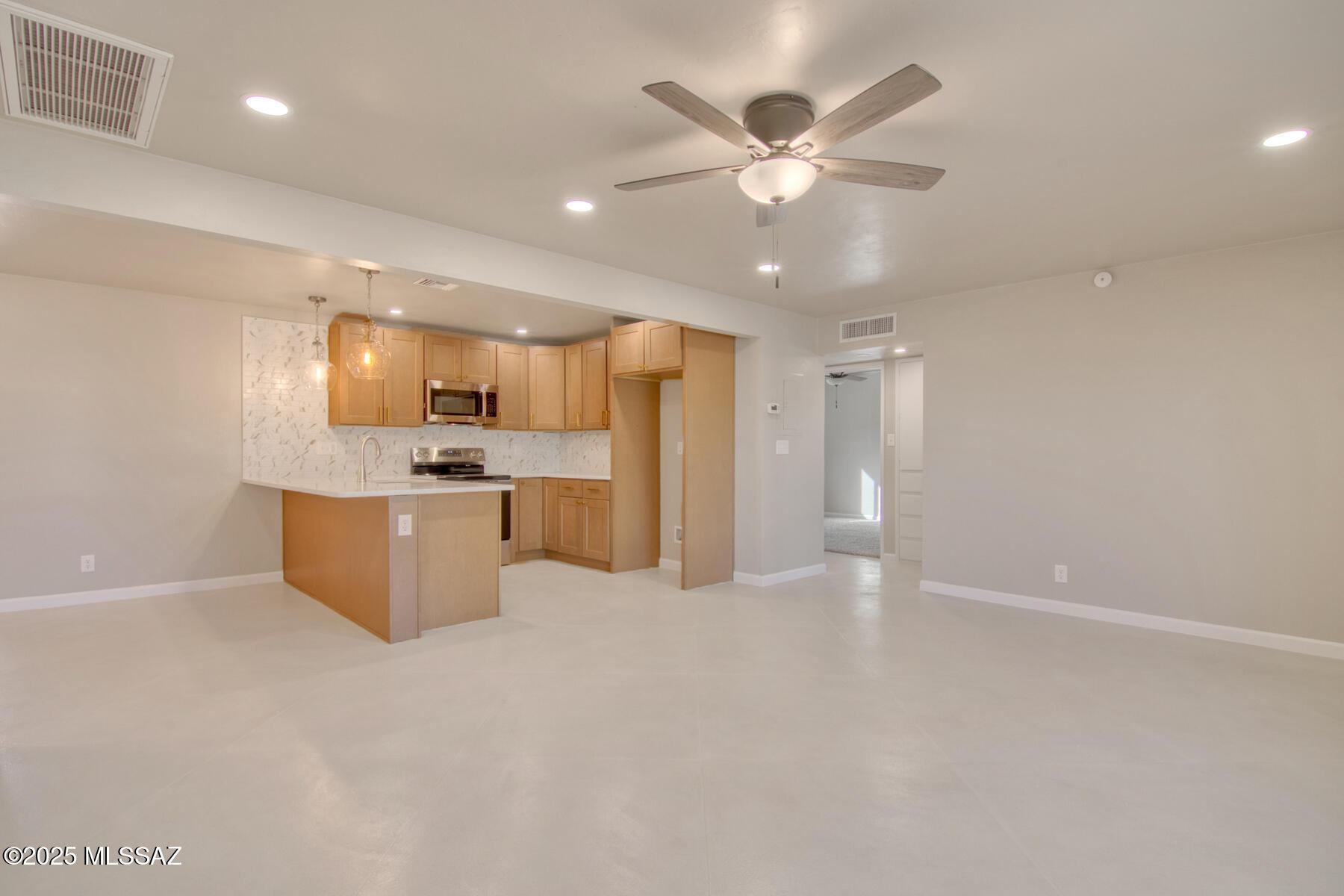 E 1st St, Tucson, AZ 85711