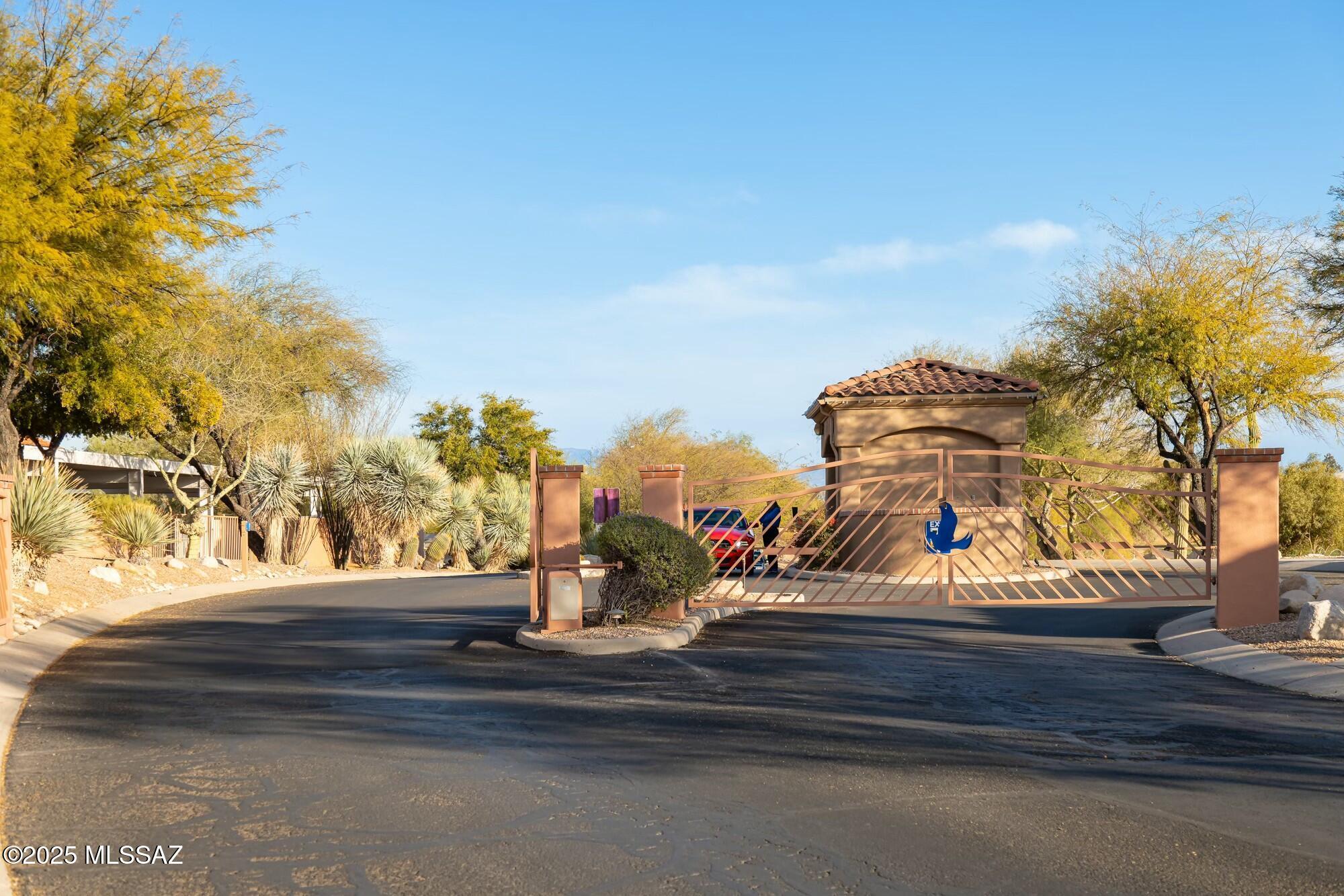 N Via Jaspeada, Tucson, AZ 85718
