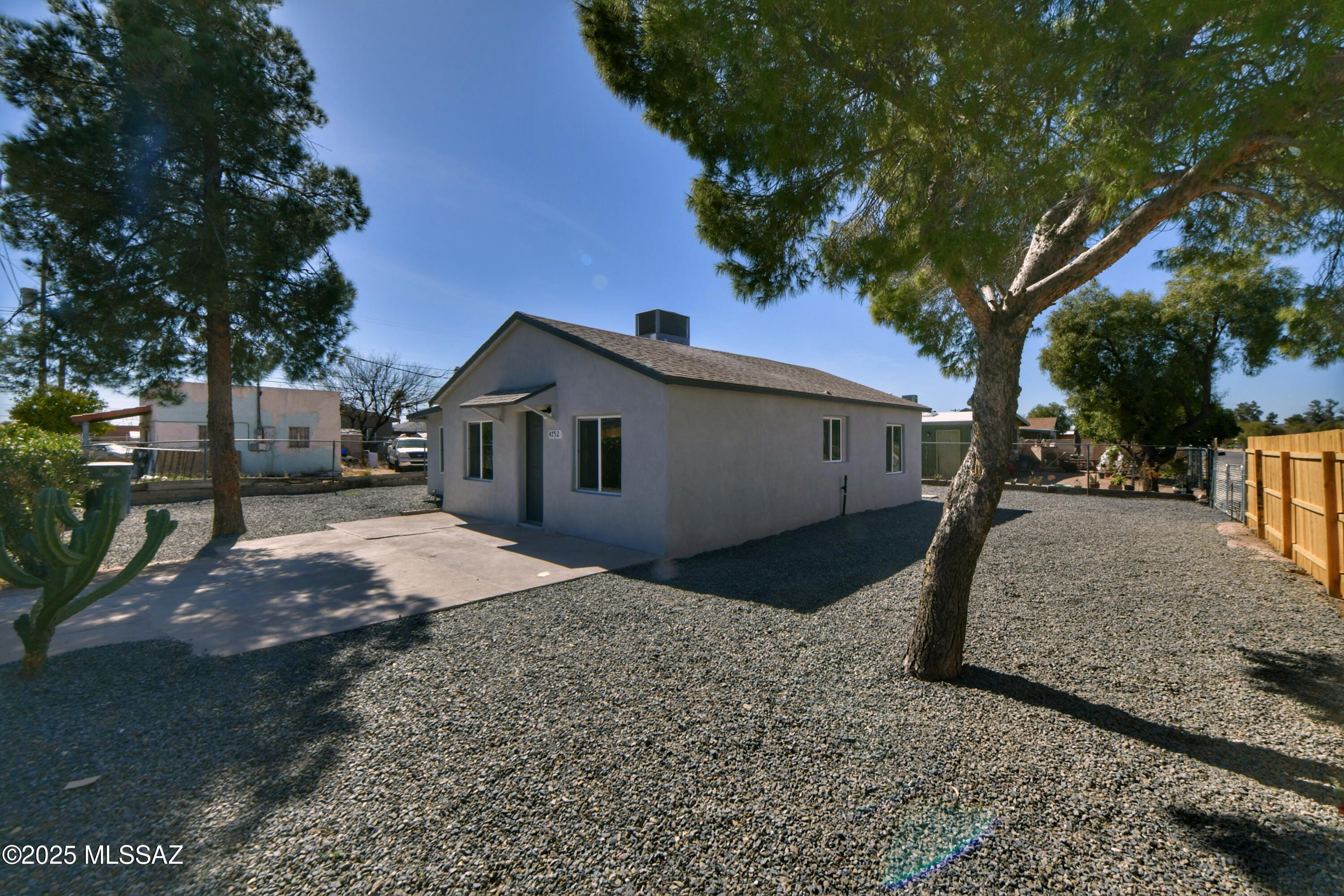 S 7th Ave, Tucson, AZ 85714