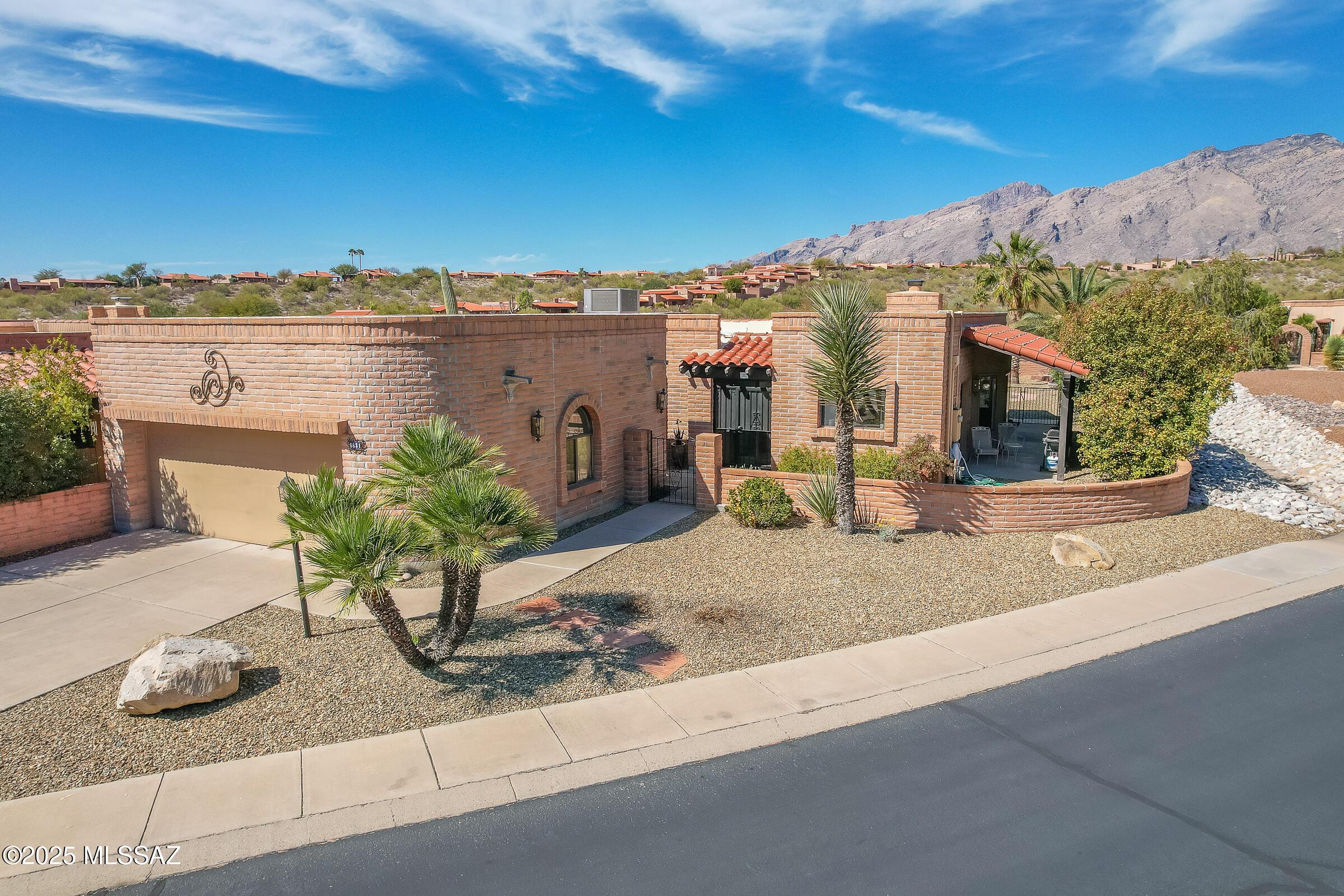 E Via Algardi, Tucson, AZ 85750