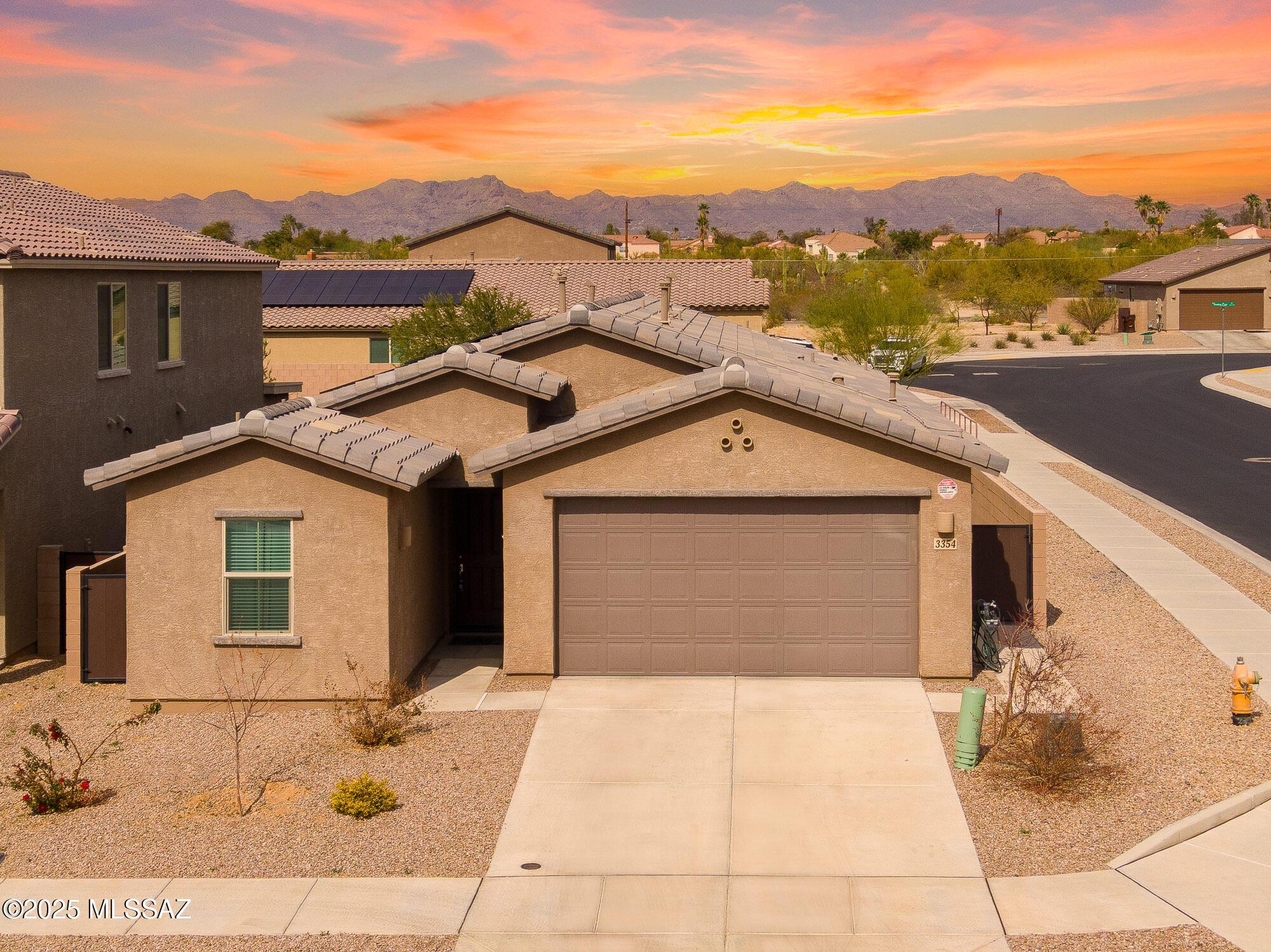 W Sunlit Peak Dr, Tucson, AZ 85742