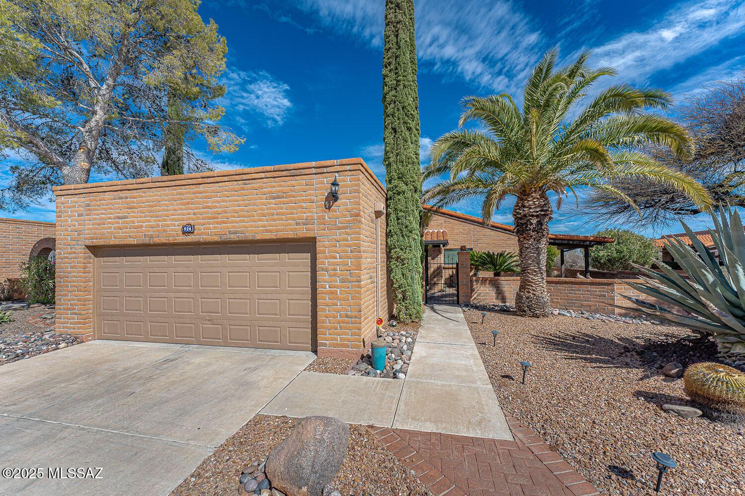 W Desert Hills Dr, Green Valley, AZ 85622