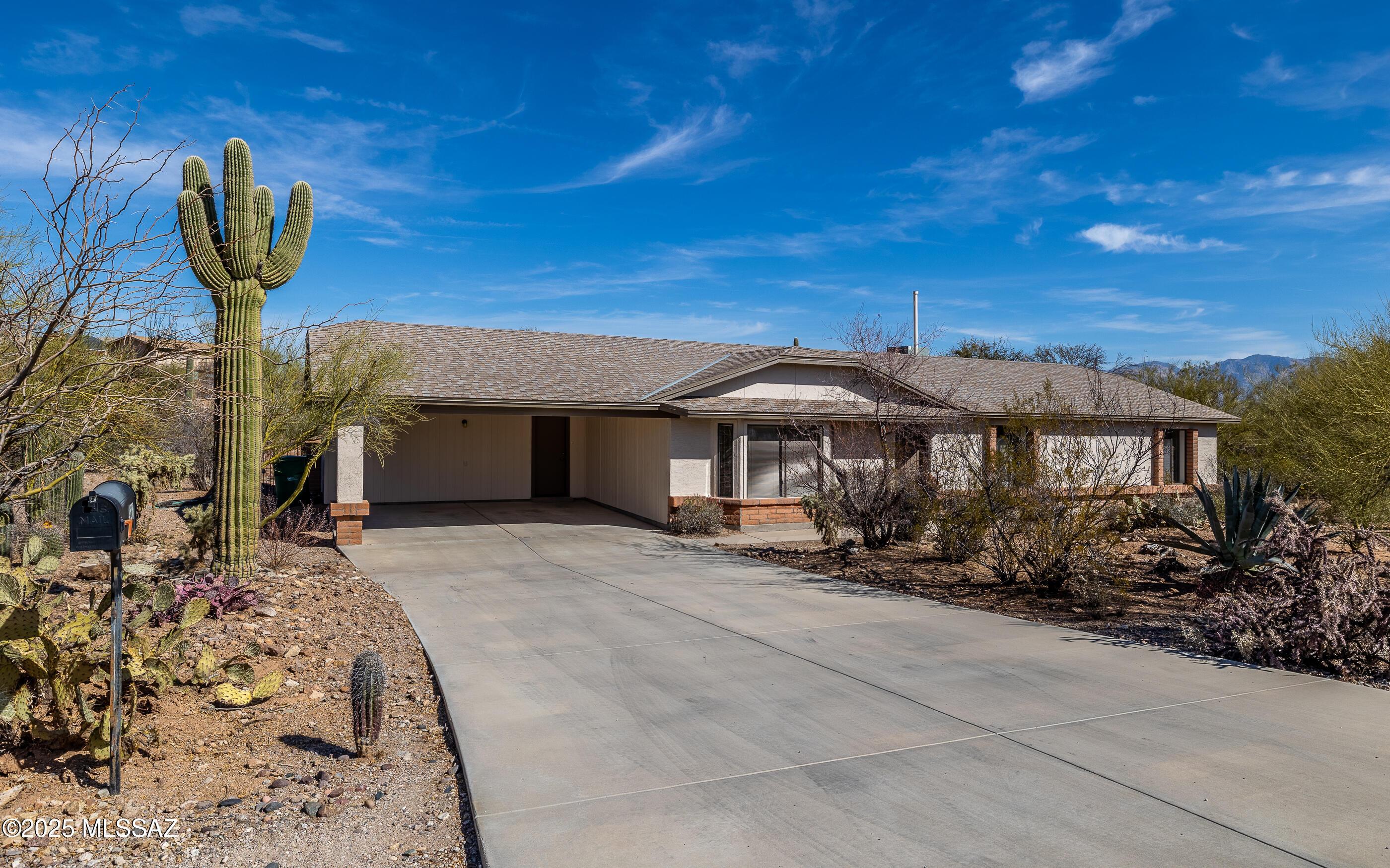 N Calle Llanura, Tucson, AZ 85745