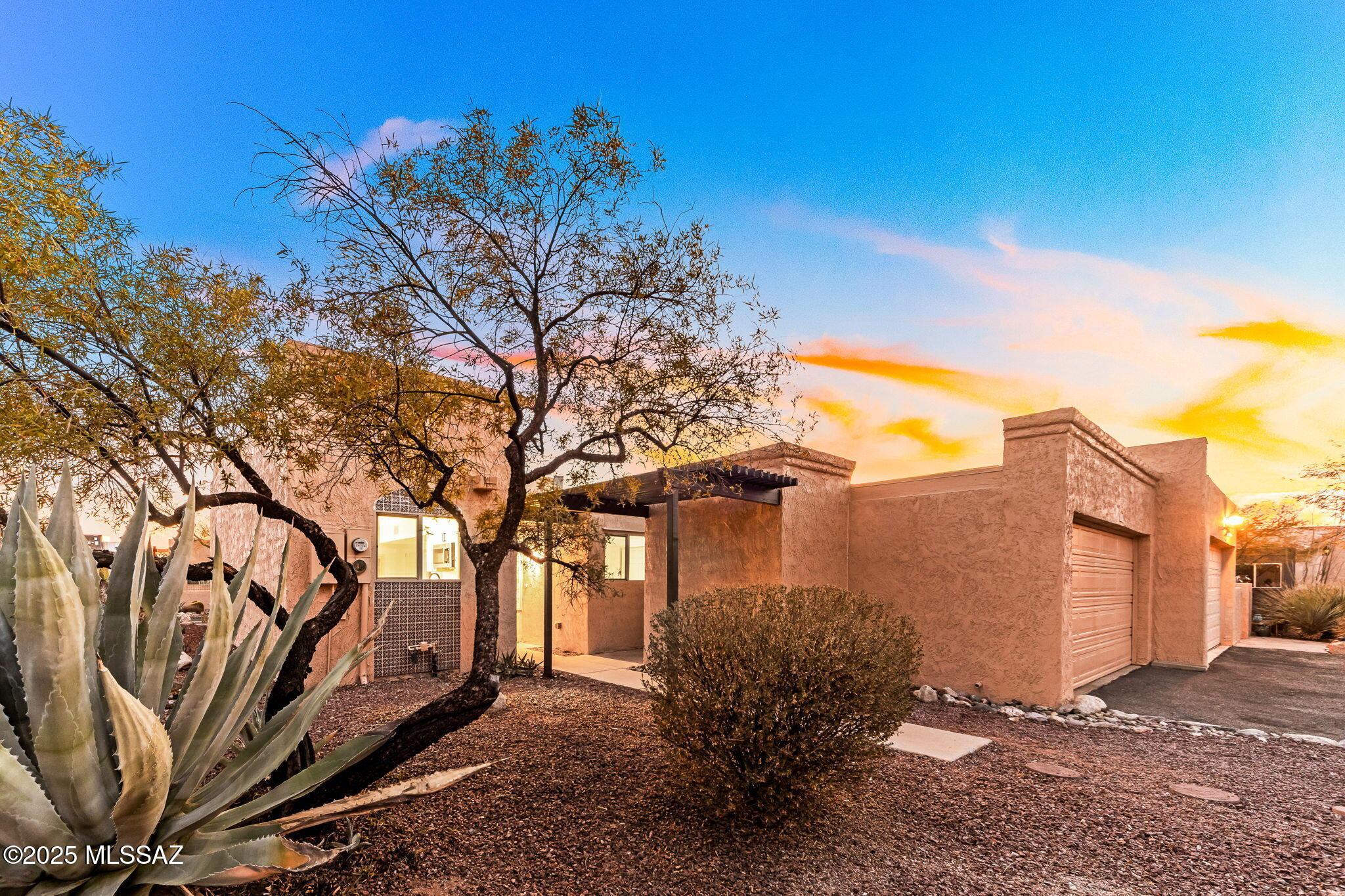 E Via Pimeria Alta, Tucson, AZ 85718