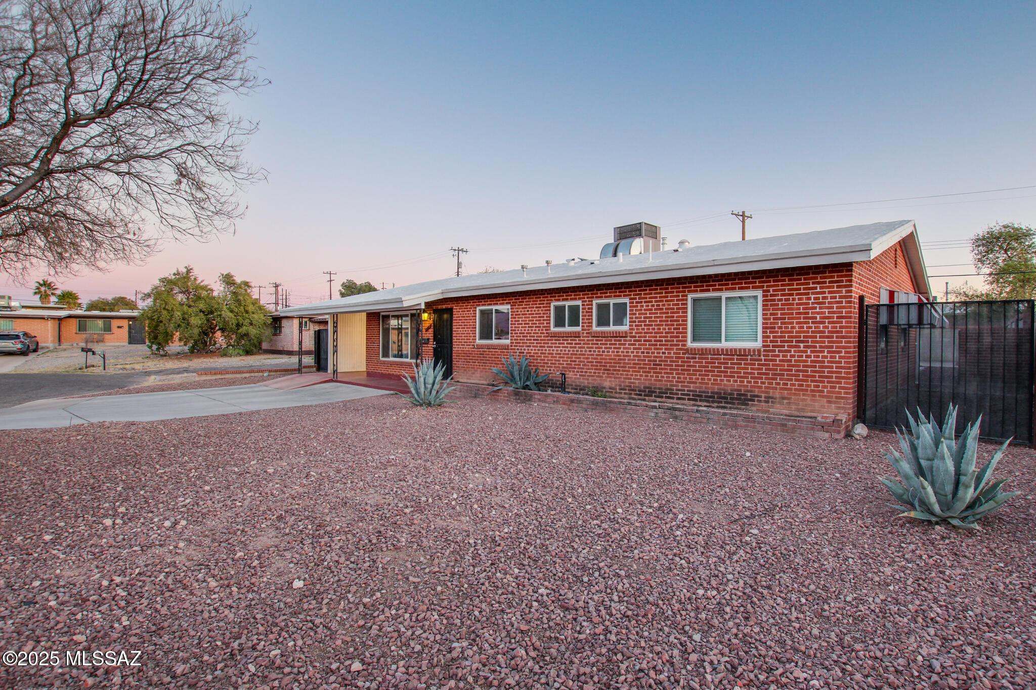 E Silver St, Tucson, AZ 85719