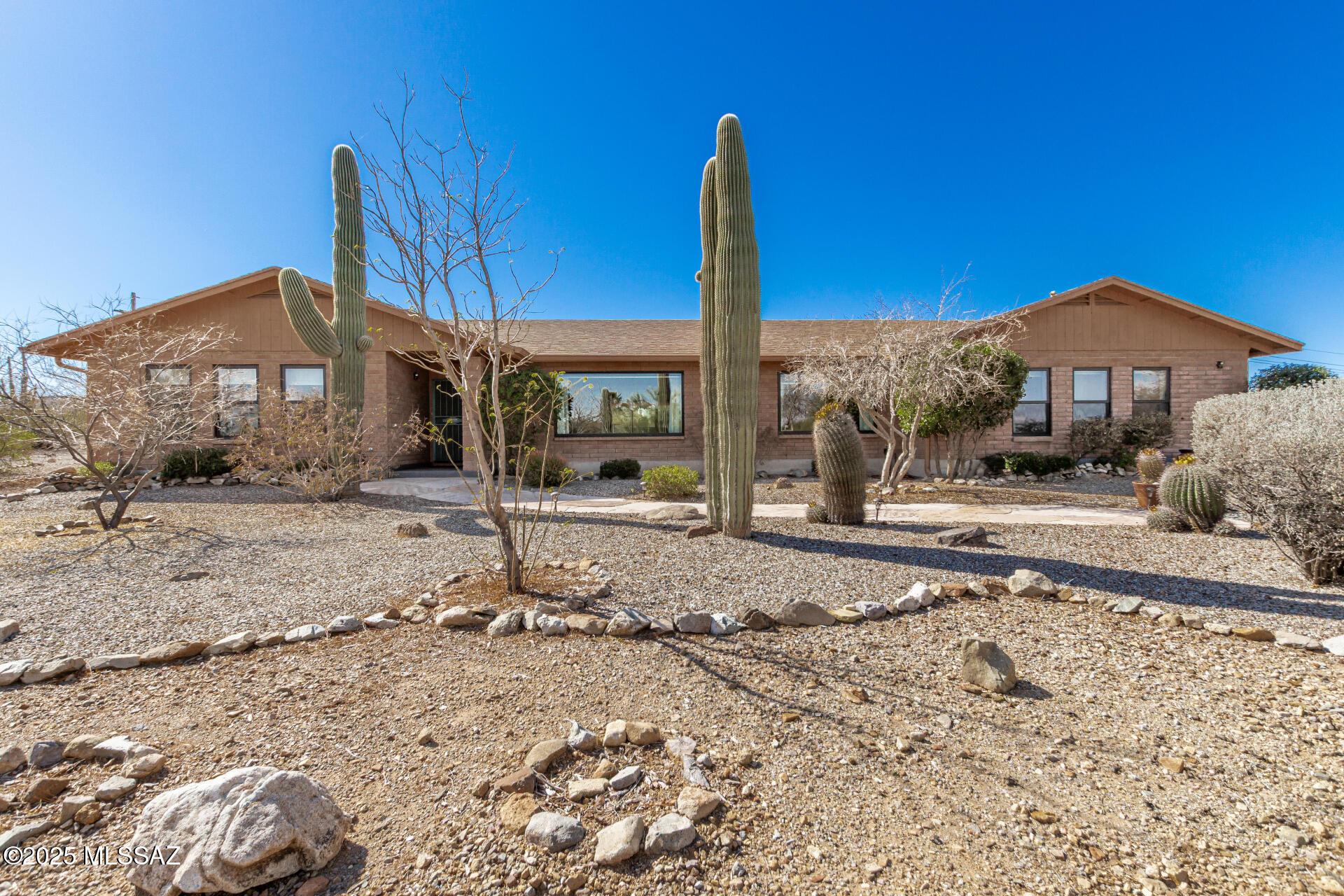 N Broom Tail Dr, Tucson, AZ 85743