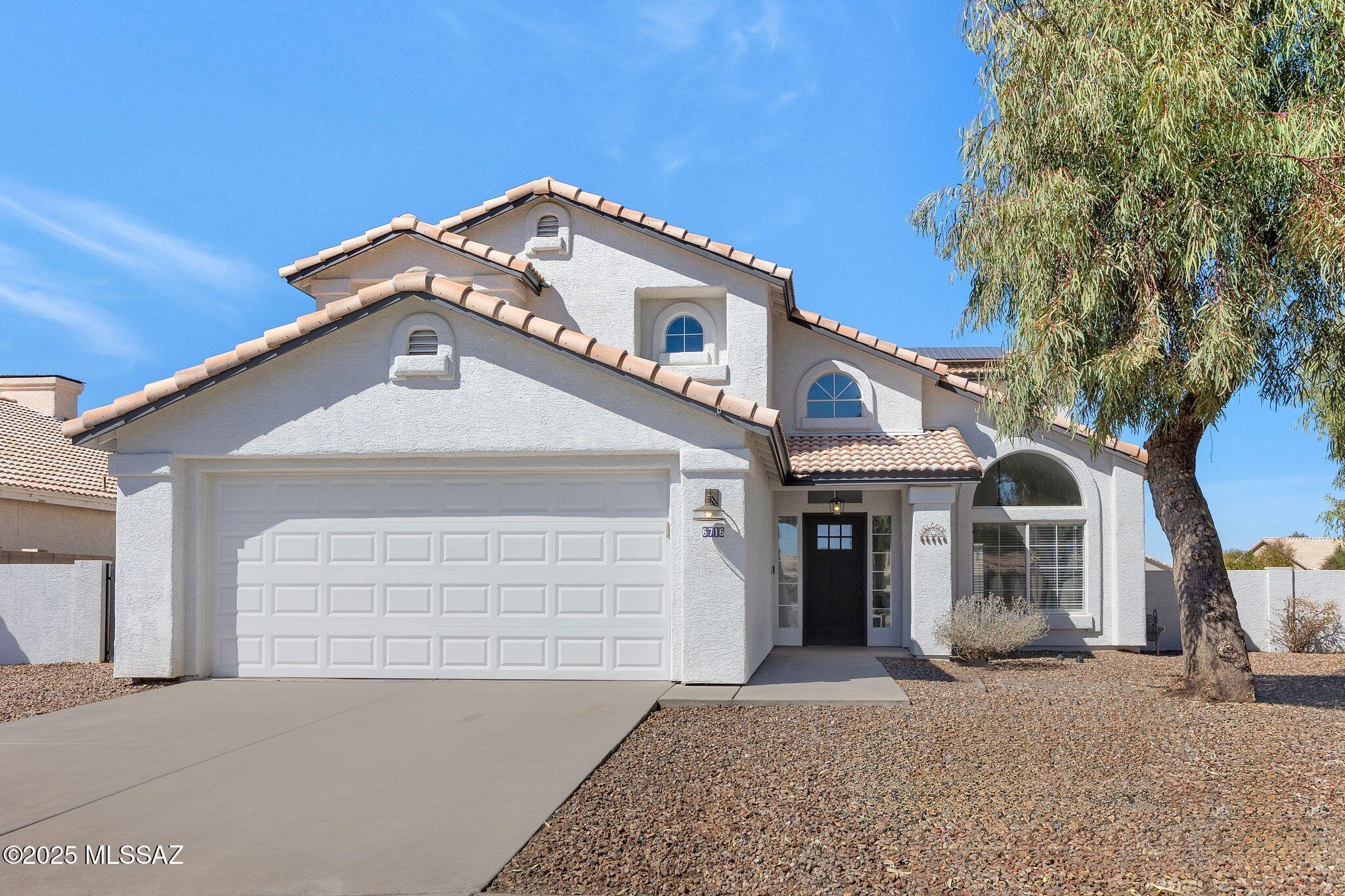 W Alegria Dr, Tucson, AZ 85743