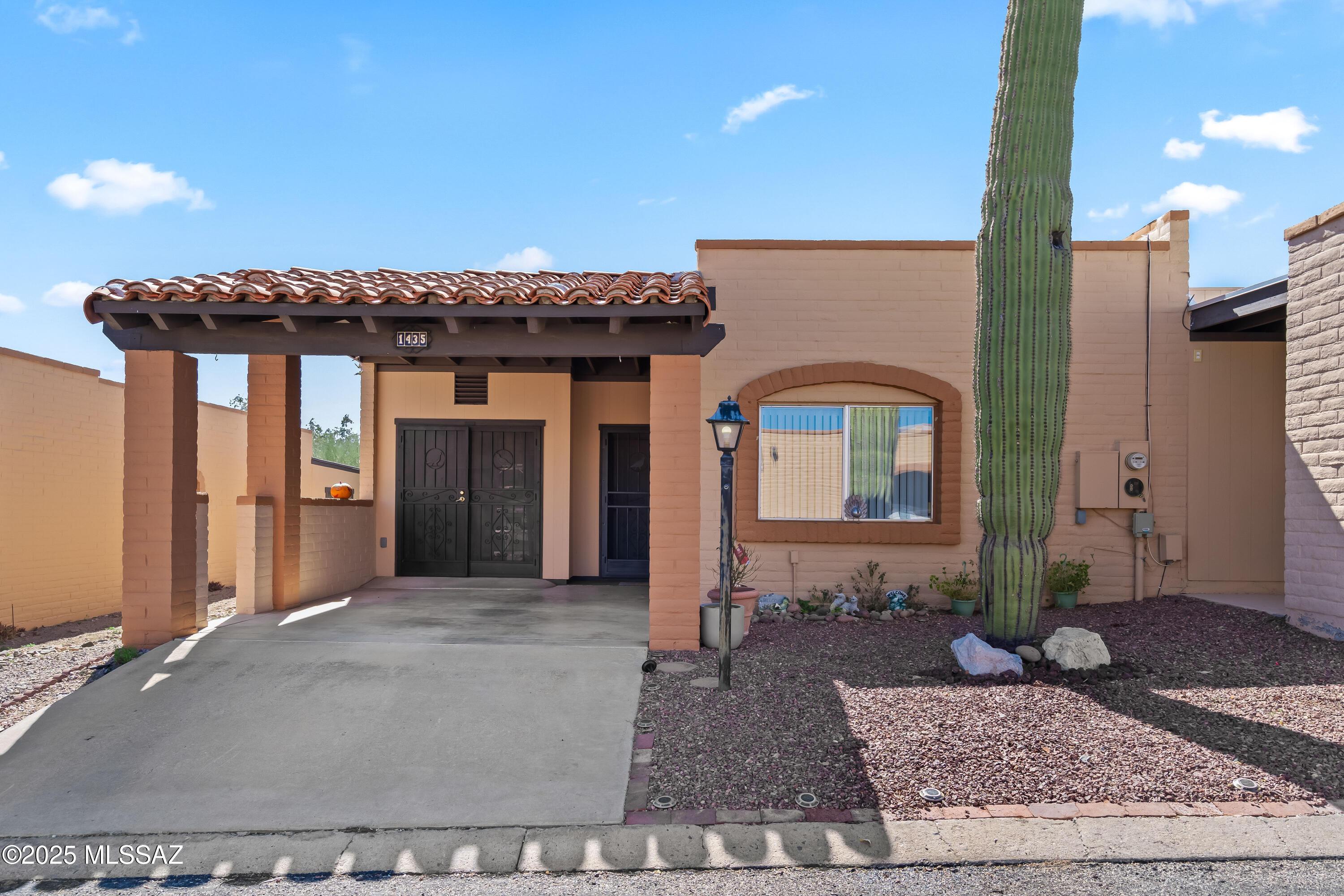 W Calle Pueblo, Green Valley, AZ 85622
