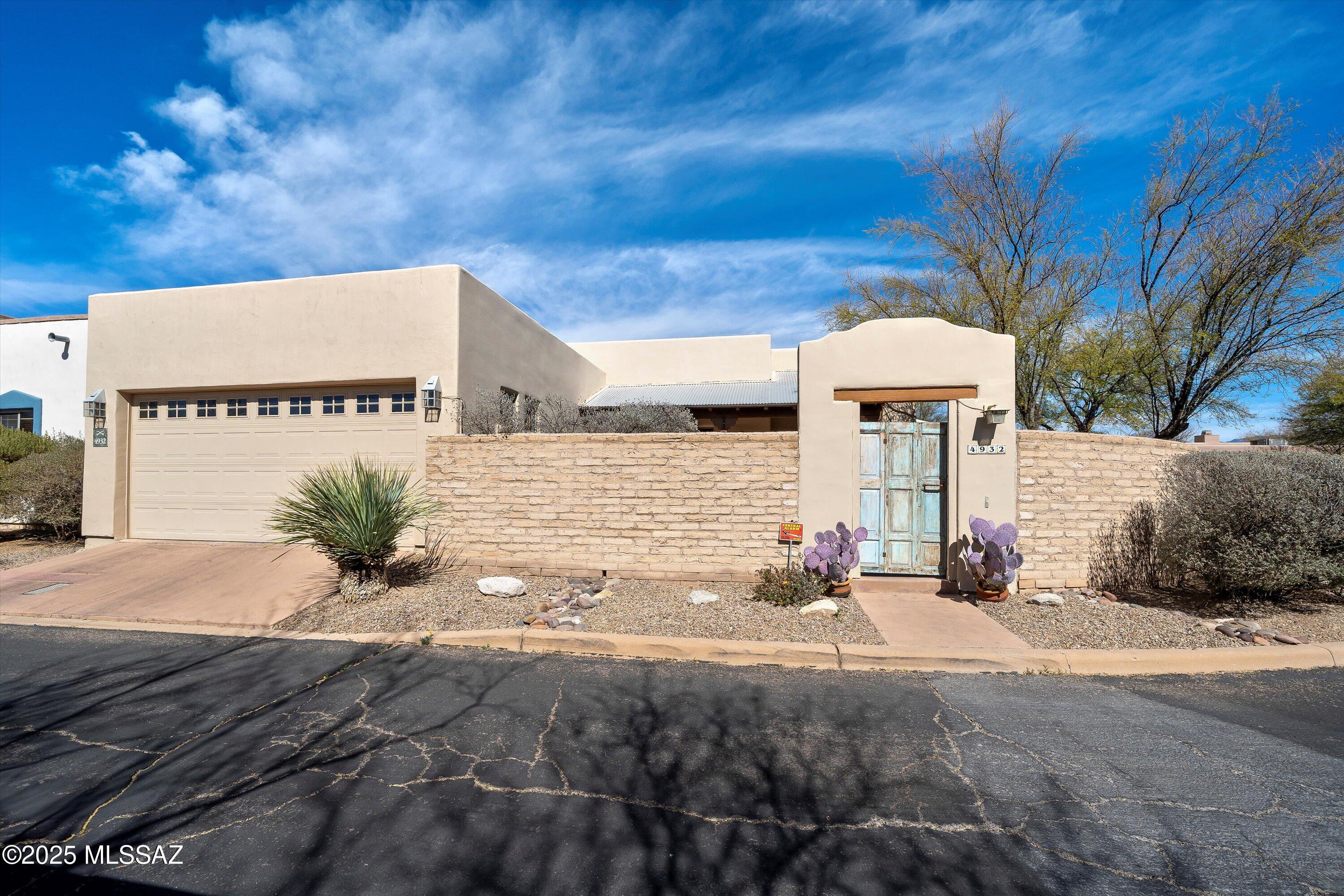 E Commissary Ct, Tucson, AZ 85712