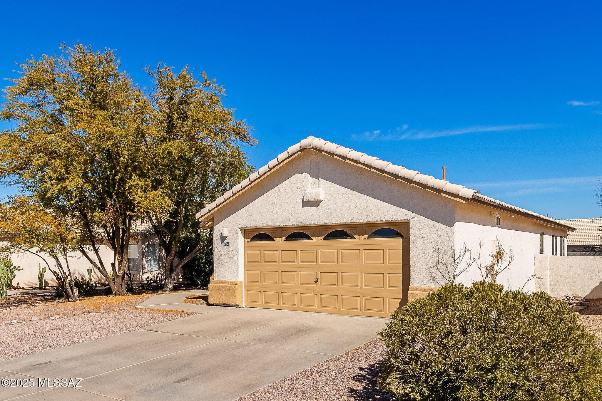 N Cantora Way, Tucson, AZ 85743