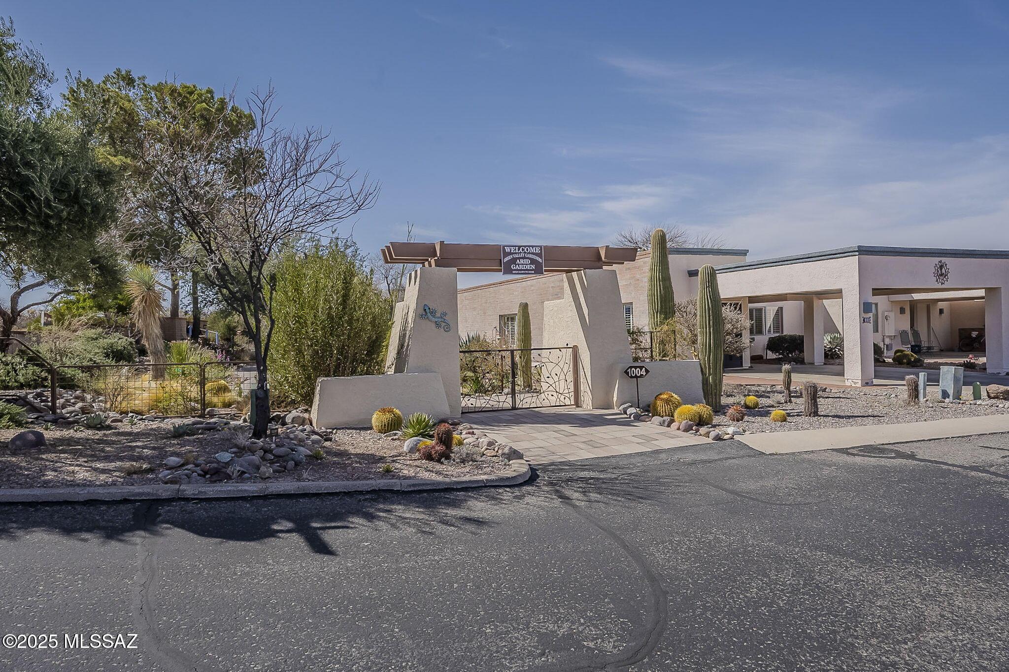 W Camino Del Arrendajo, Green Valley, AZ 85622