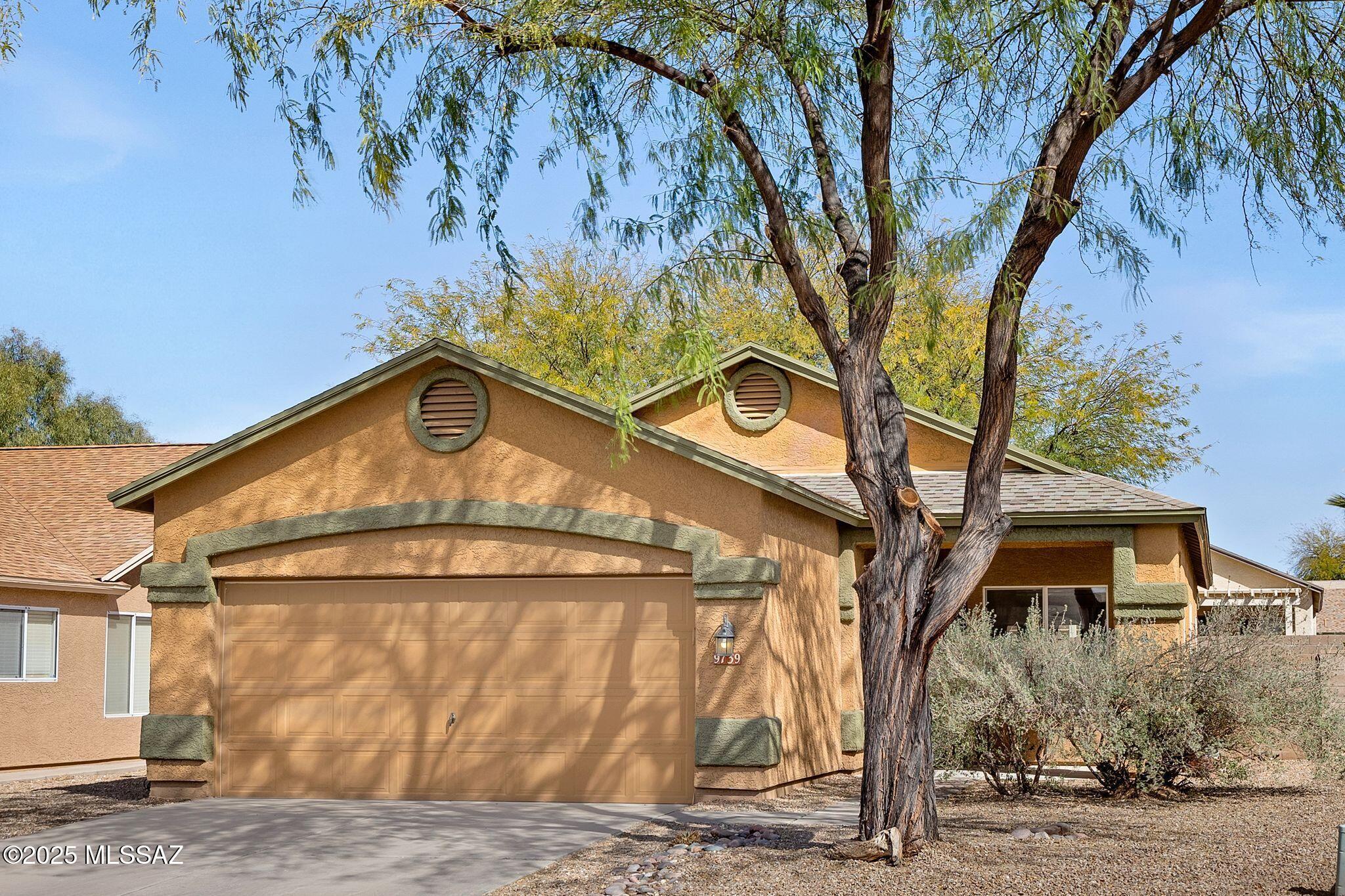 E Autumn Sage St, Tucson, AZ 85747