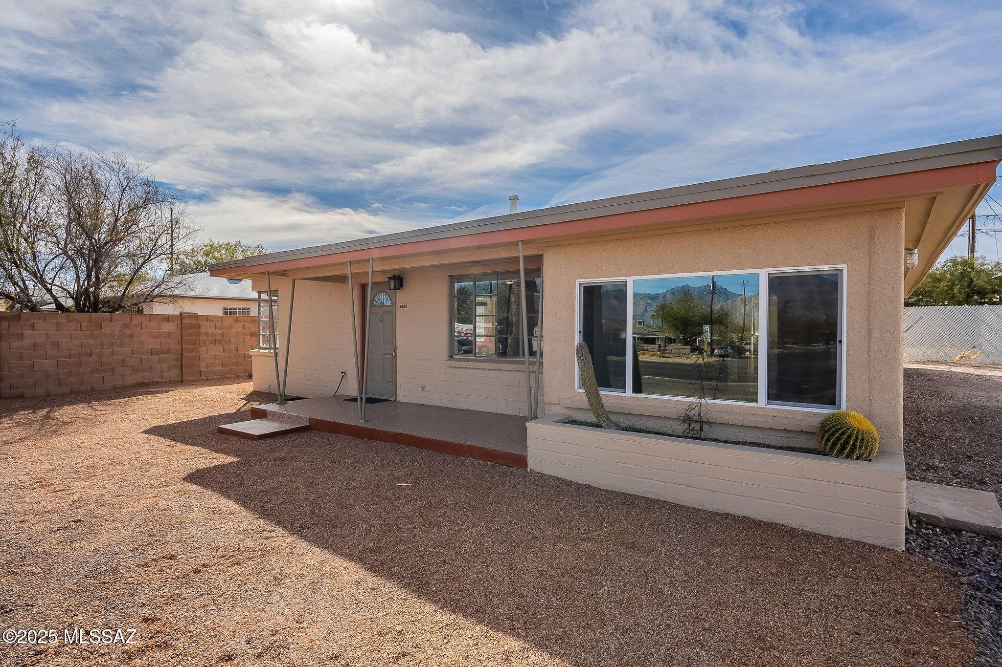 E 5th St, Tucson, AZ 85711
