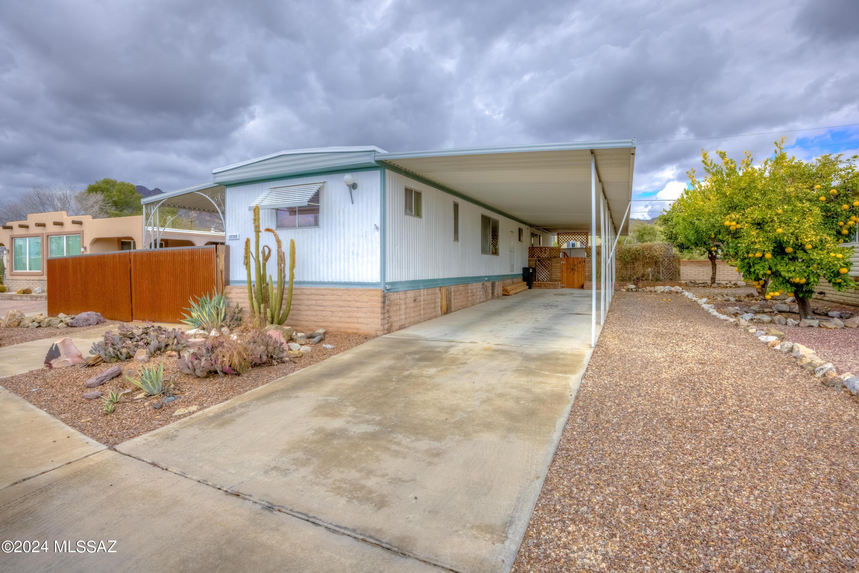 W Tumbling F St, Tucson, AZ 85713