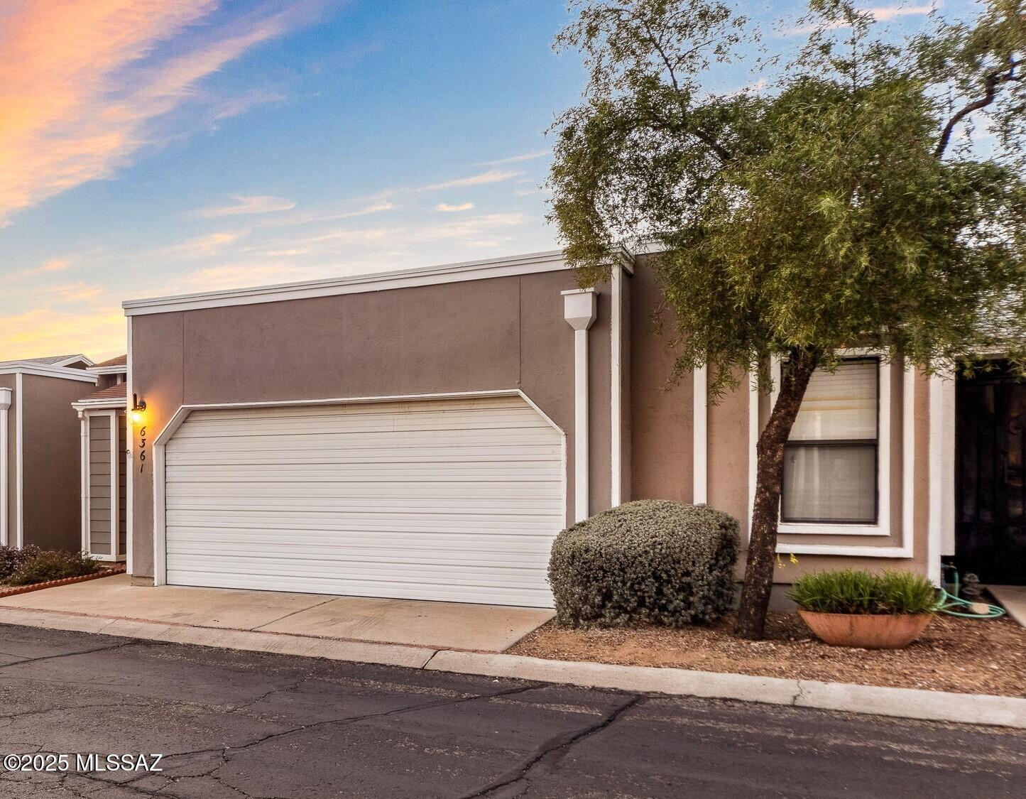N Willowhaven Dr, Tucson, AZ 85704