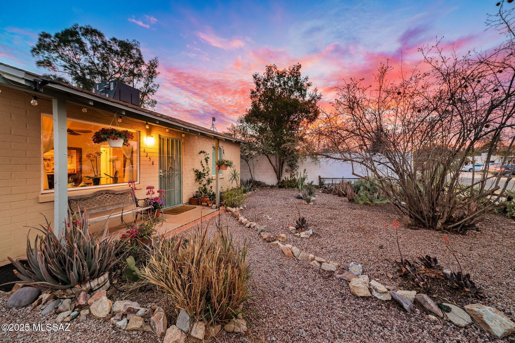 E Camino De La Colina, Tucson, AZ 85711