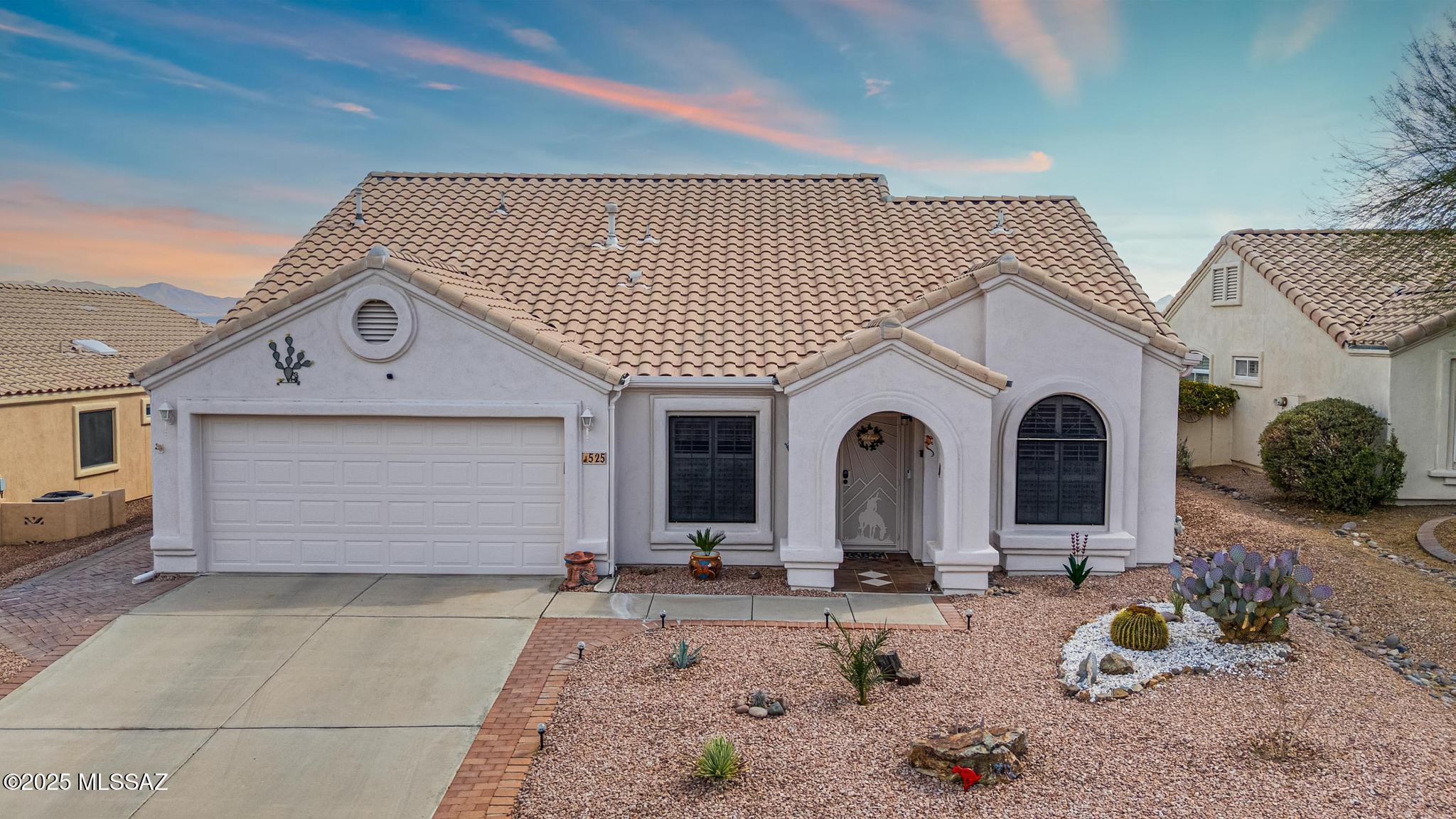 W Rio Teras, Green Valley, AZ 85614