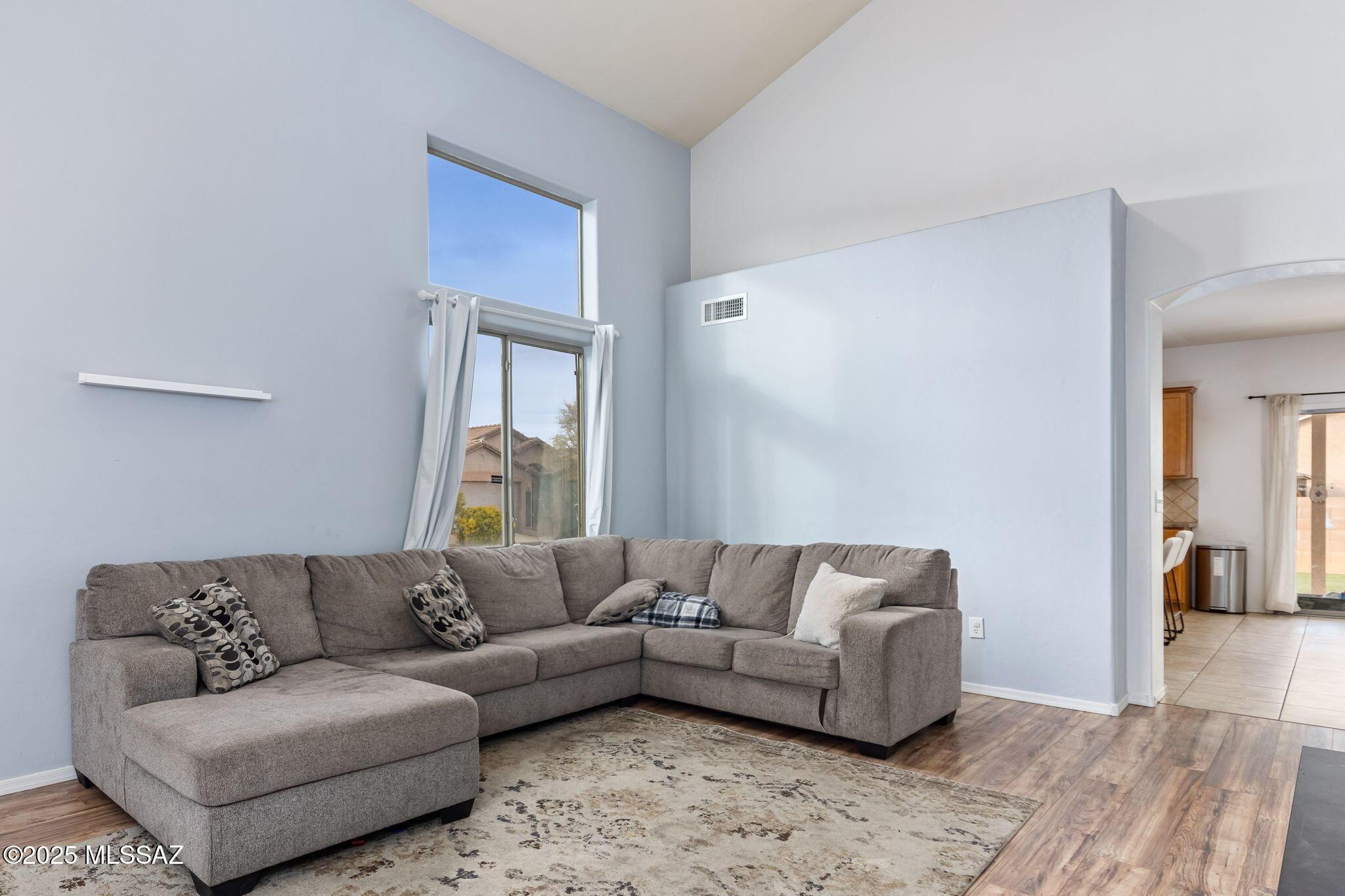 S Oakbank Dr, Tucson, AZ 85757