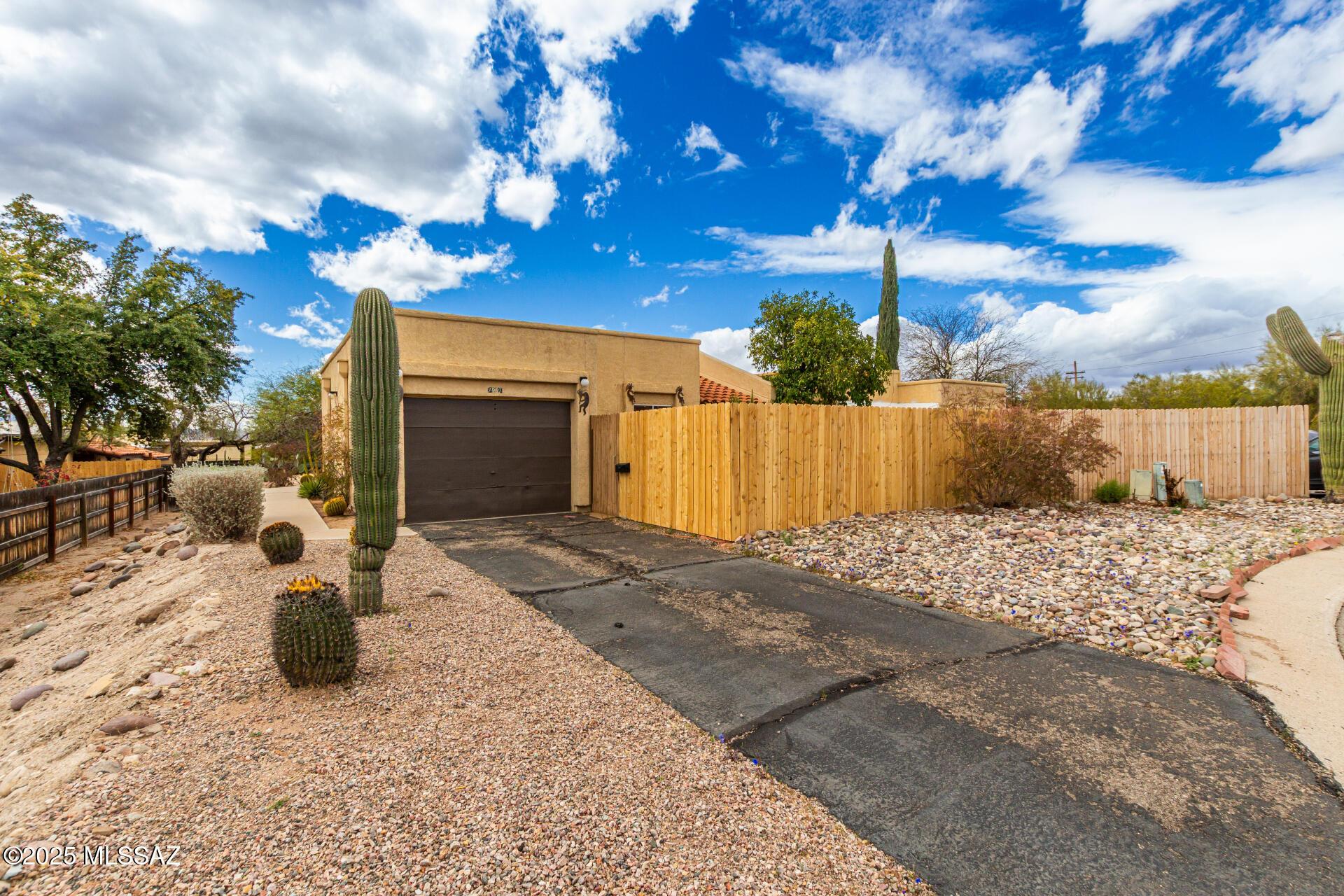 N Jacqueline Pl, Tucson, AZ 85741