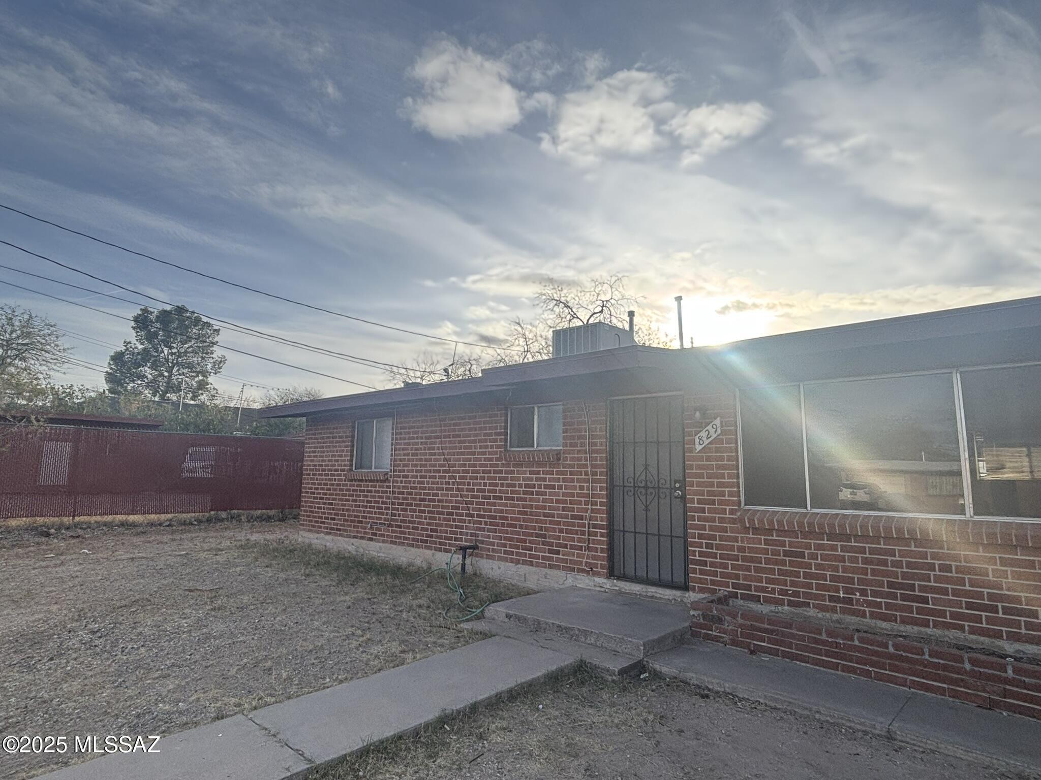 N Catalina Ave, Tucson, AZ 85711