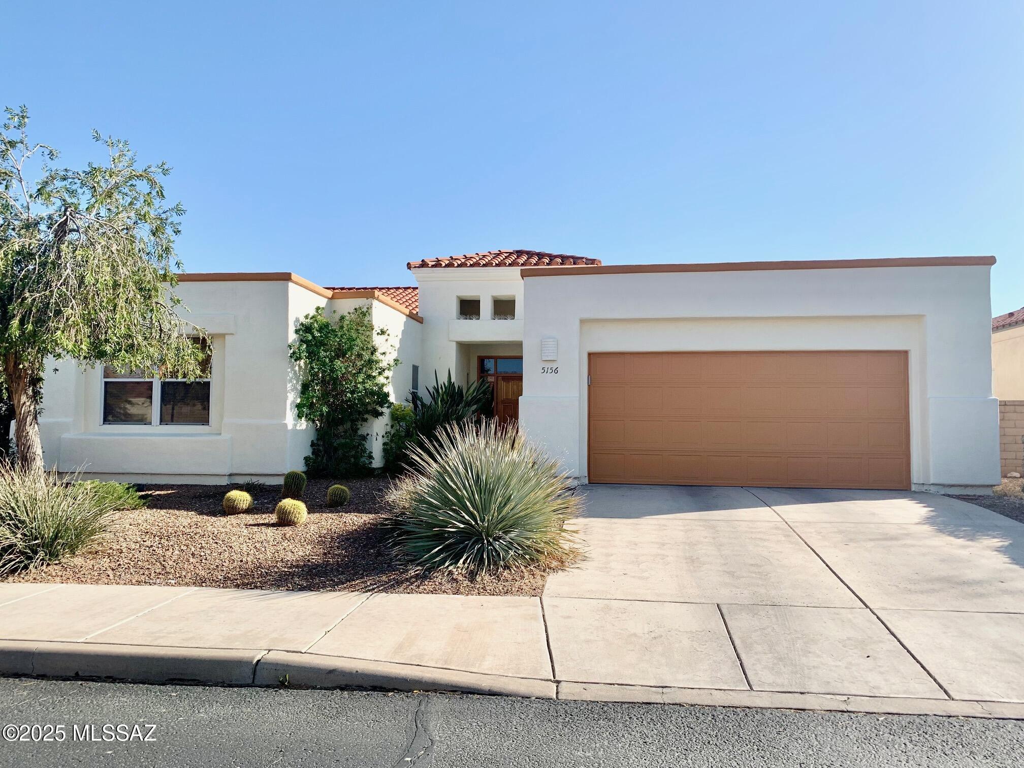 E Calle Las Lilas, Tucson, AZ 85711