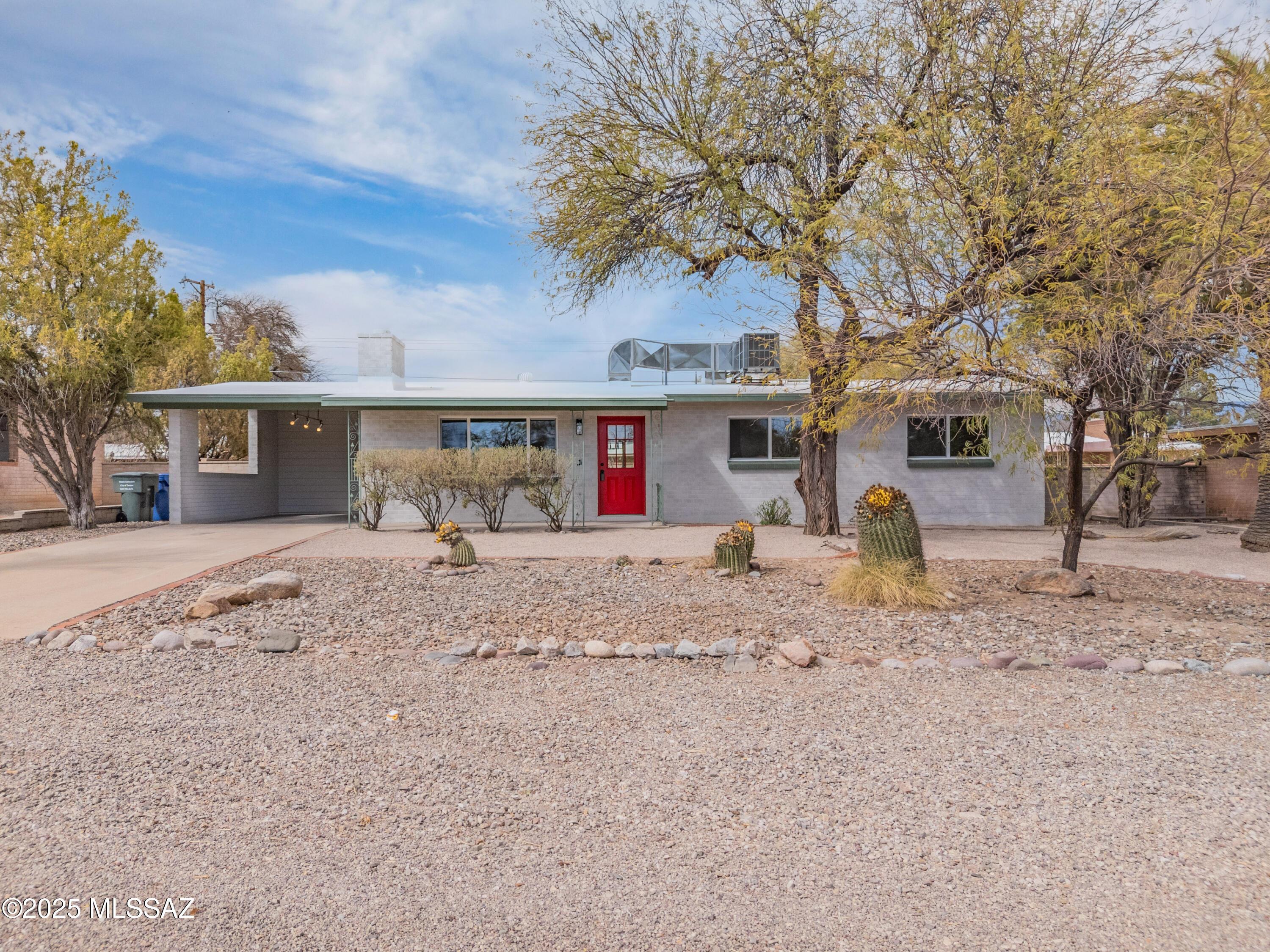 E 10th St, Tucson, AZ 85711
